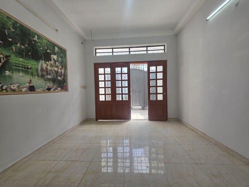  Bán nhà 1 Trệt 1 Lầu Dĩ An,SHR đường 8M,gần Vincom Dĩ An,giá rẻ 