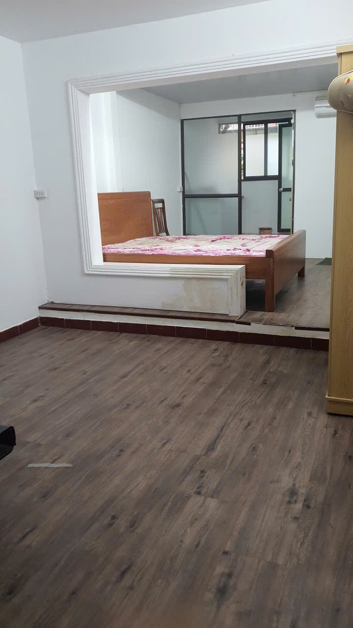  Cho thuê căn hộ tập thể tầng 3 Giải Phóng 37m2 - 5tr3 full đồ 