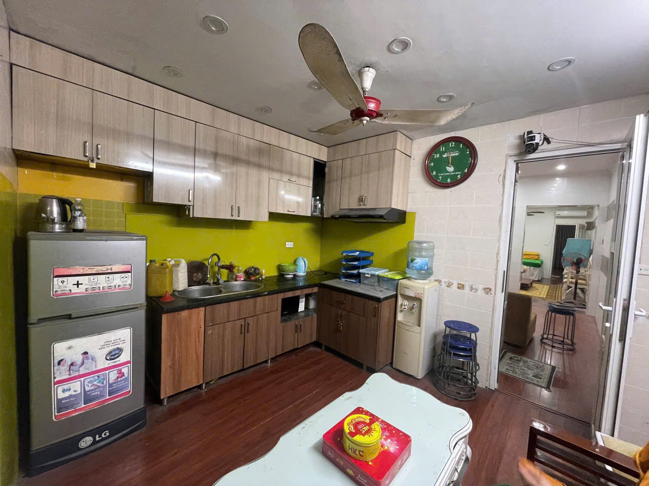  Cho thuê nhà Tập thể Tầng 1 Hoàng Cầu  80 m2*1 tầng-Giá 12,5 triệu ctl 