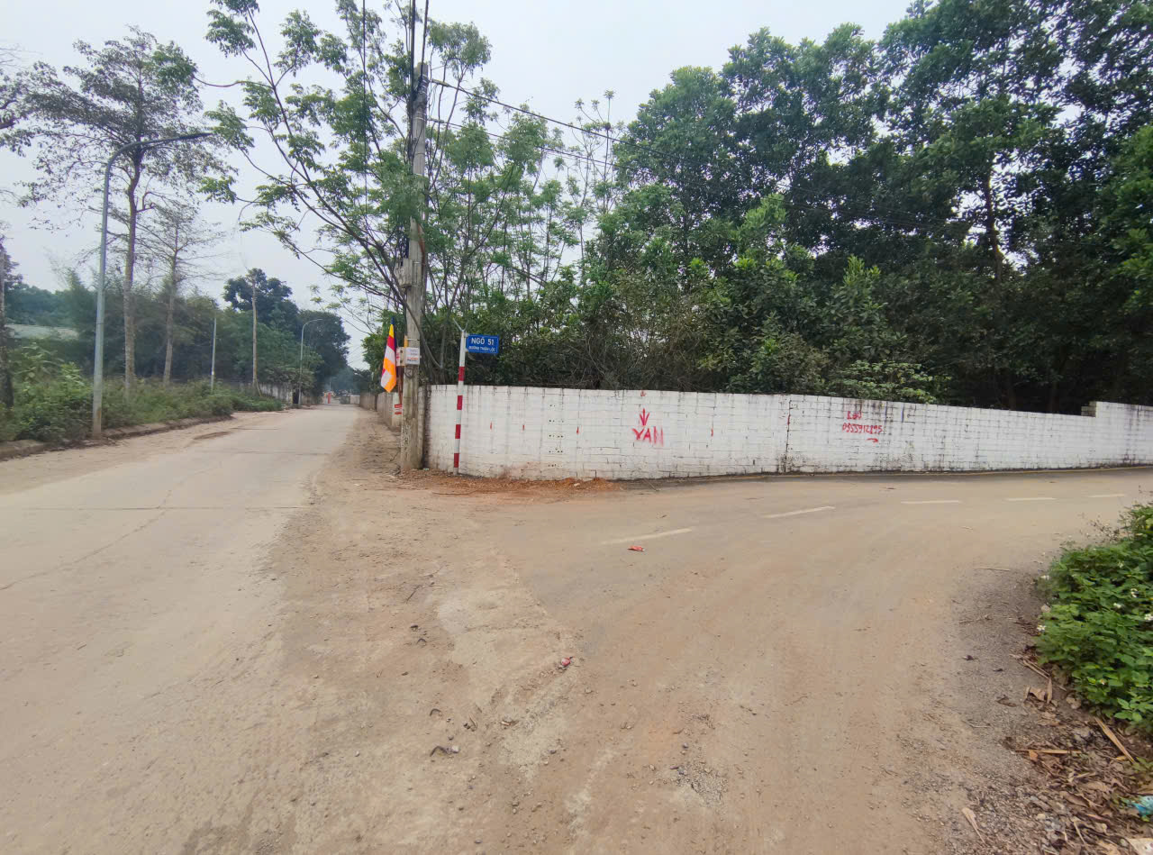  Chính chủ bán đất đẹp , Vĩnh Lộc, Tx Sơn Tây, Ba bước ra QL 21(80m), 126 m2, Giá 25 tr/m2 tỷ. 