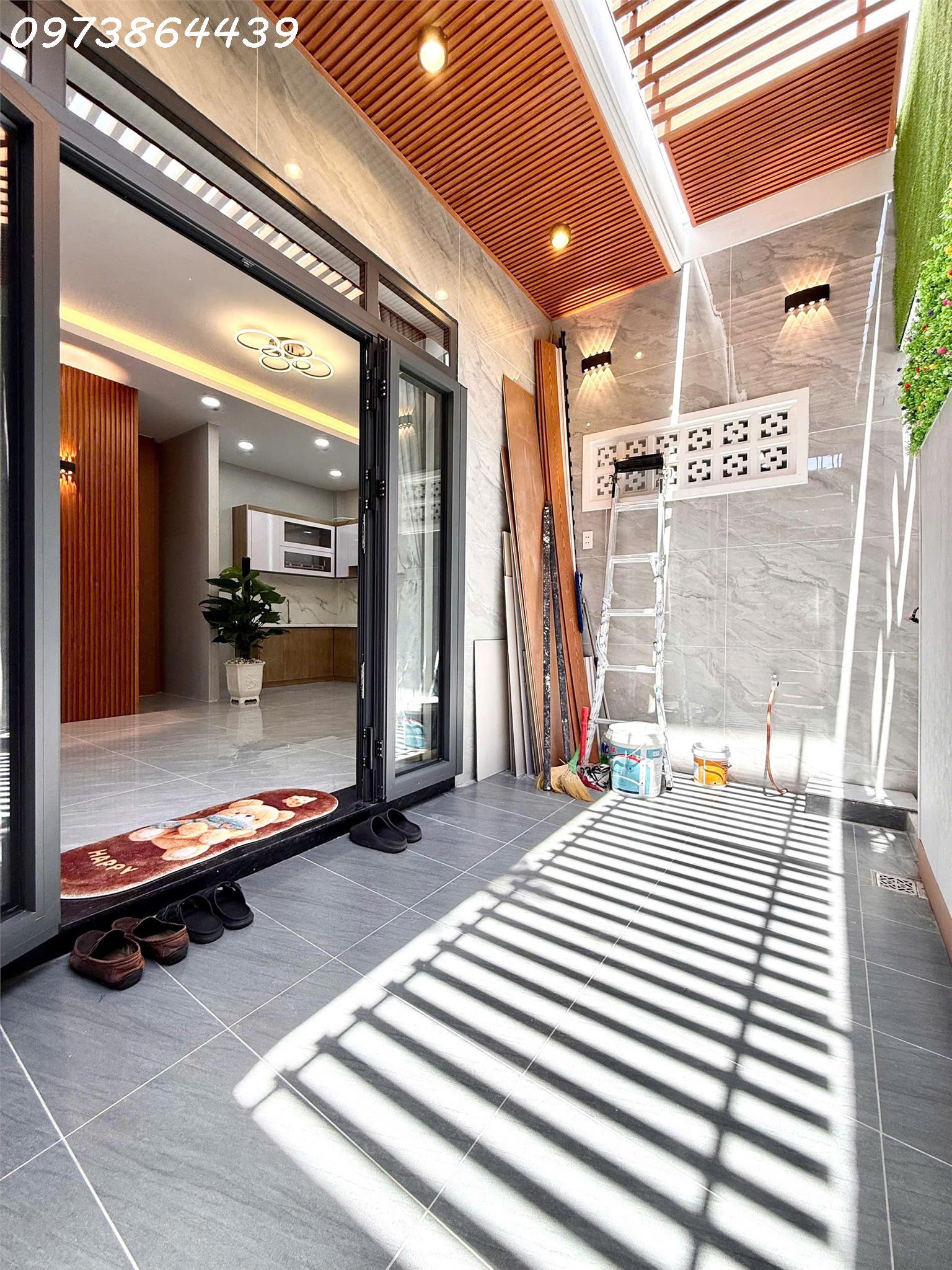  BÁN NHÀ 2 TẦNG TẶNG FULL NỘI THẤT QUẬN 12 - GIÁP GÒ VẤP - SÁT CV PM QUANG TRUNG -  NGANG 5.8M - 40M2 - GIÁ NHỈNH 3 TỶ 