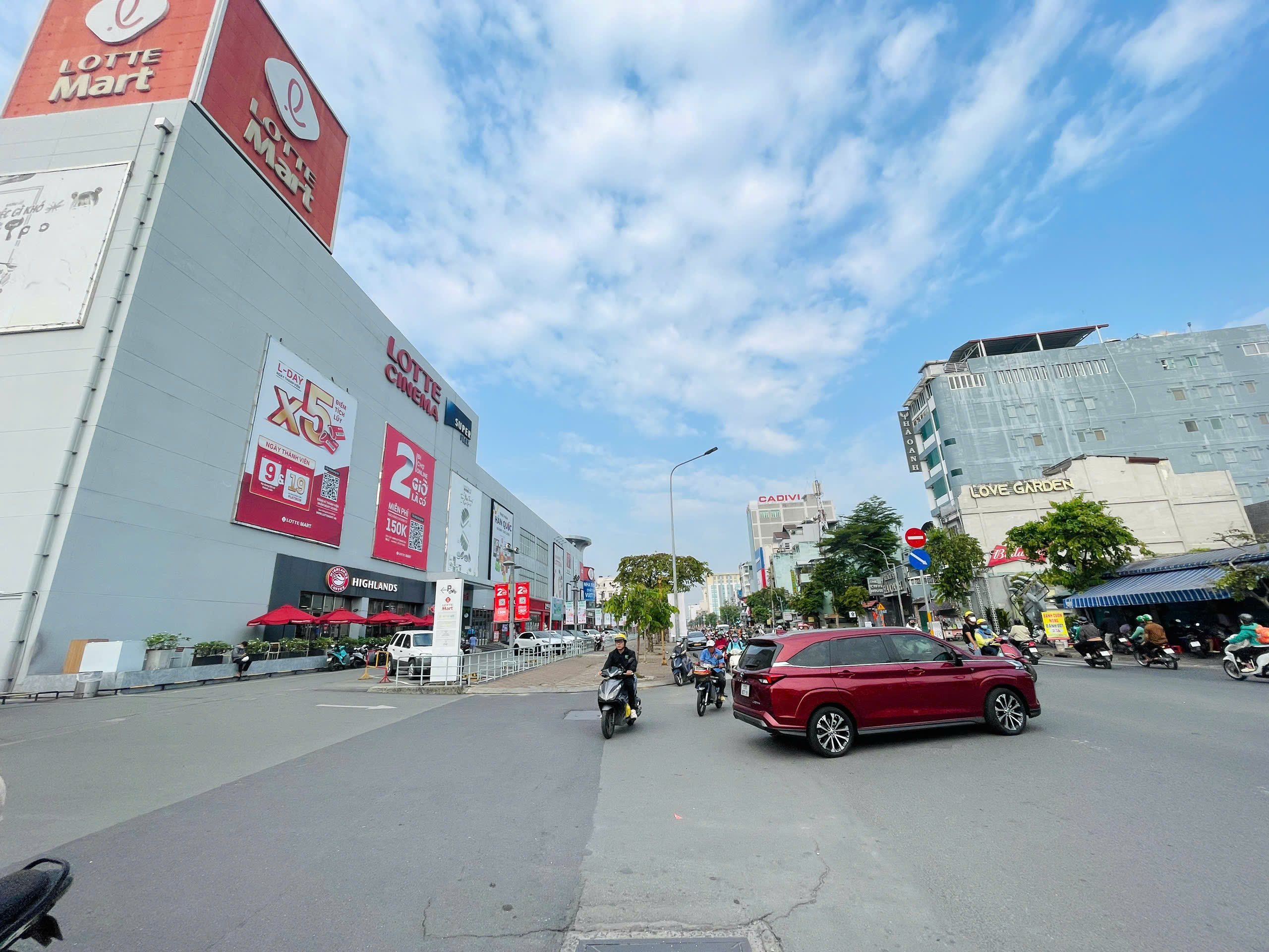  NHANH MỚI KỊP-SAU CĂN MẶT TIỀN NGUYỄN VĂN LƯỢNG
2 MẶT TIỀN P17 ĐỐI DIỆN LOTTER MART -KHU VIP CITYLAND SẦM UẤT - NỞ HẬU TÀI LỘC 