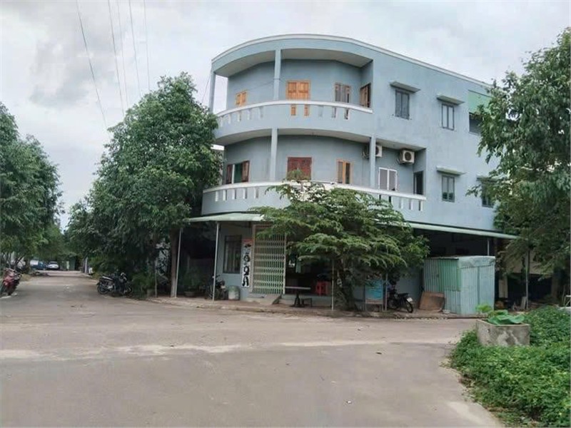  NHÀ ĐẸP – GIÁ TỐT–CHÍNH CHỦ CẦN BÁN GẤP – NHÀ 2 MẶT TIỀN, KTDC NÚI MỒ CÔI, P. QUY NHƠN BẮC, GIA LAI 