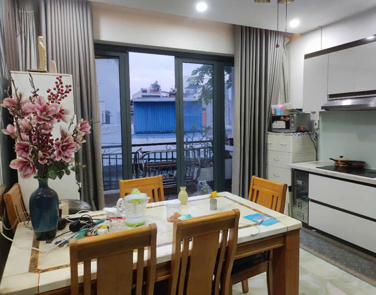  Bán nhà Quận Tân Phú đường nhựa thông xe hơi, 4 x17m, trệt, 2 lầu, ST, 6PN, 5WC, sát Aeon chỉ nhỉnh 8 Tỷ. 