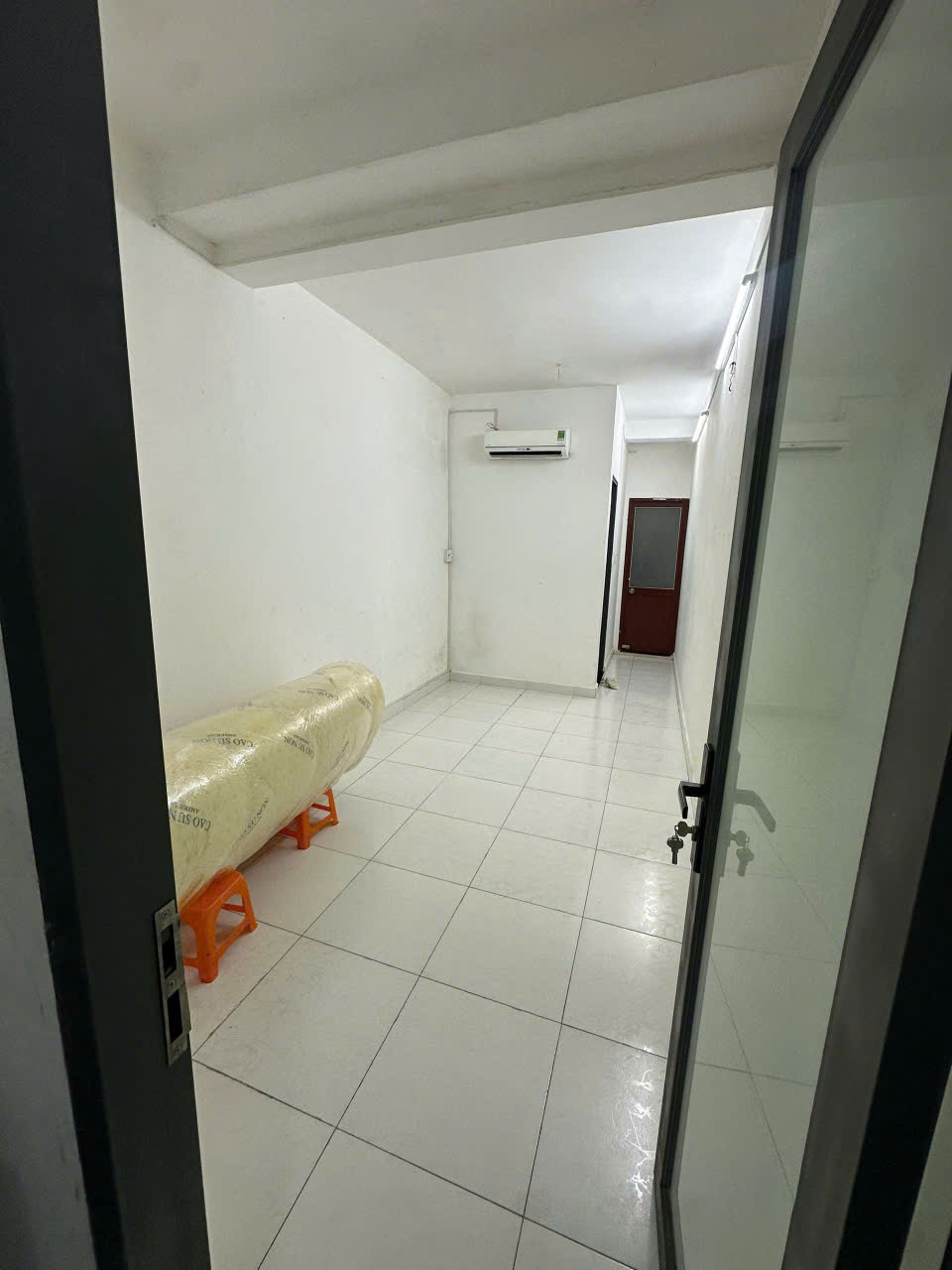  CC - SHARE LẠI PHÒNG TRỐNG VÀ CHO THUÊ MẶT BẰNG TAKEWAY – NHÀ MẶT TIỀN 73A TRẦN QUANG KHẢI, P. TÂN ĐỊNH, Q1 CHỈ 6tr/ tháng 