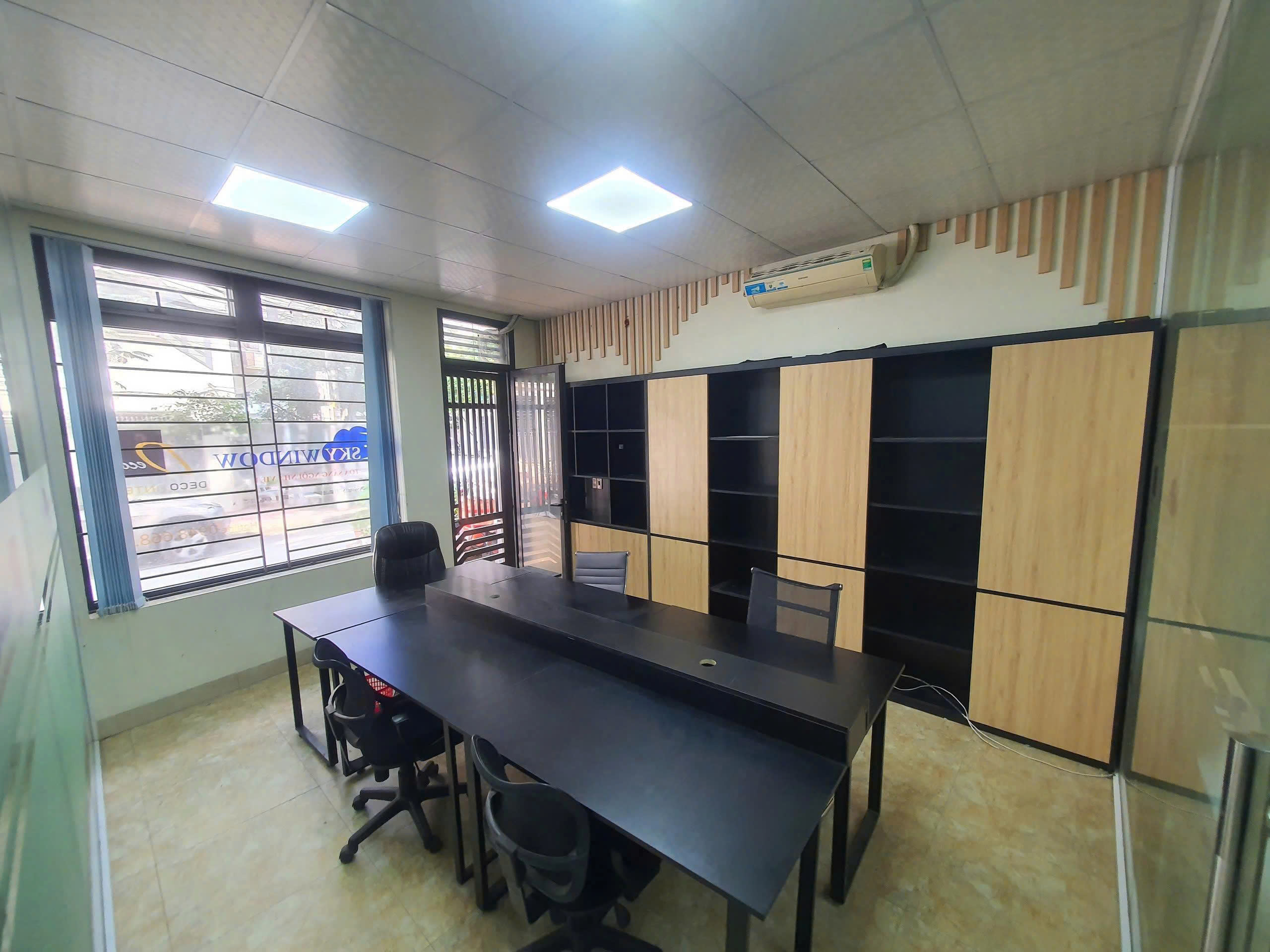  CHO THUÊ VĂN PHÒNG - FULL NỘI THẤT - Ô TÔ ĐỖ CỬA TẠI CẦU DIỄN,BẮC TỪ LIÊM, HÀ NỘI 