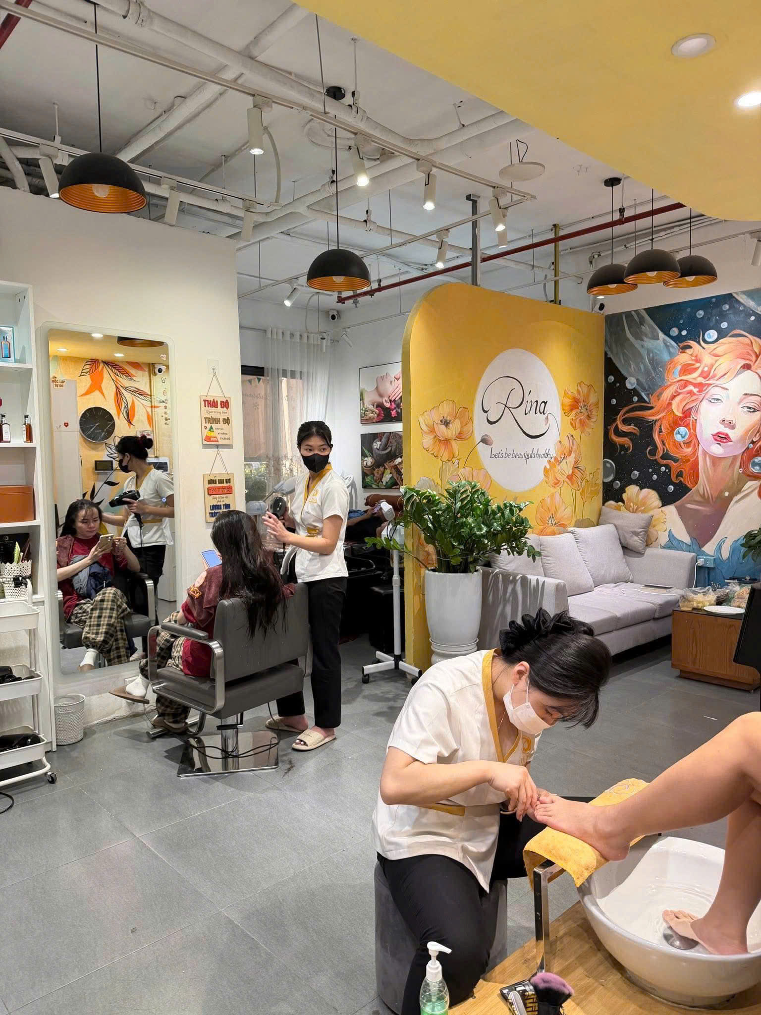  SANG NHƯỢNG SPA FULL KHÁCH TẠI VINHOMES SMART CITY HÀ NỘI 