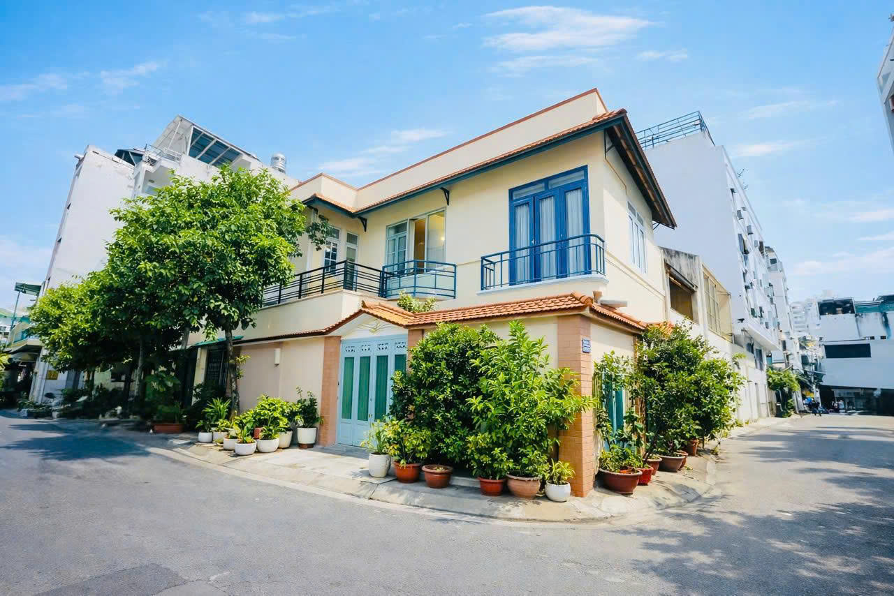  BIỆT THỰ MINI GÓC 2 MẶT TIỀN HÒA BÌNH – NGANG HIẾM 8M – 100M² 