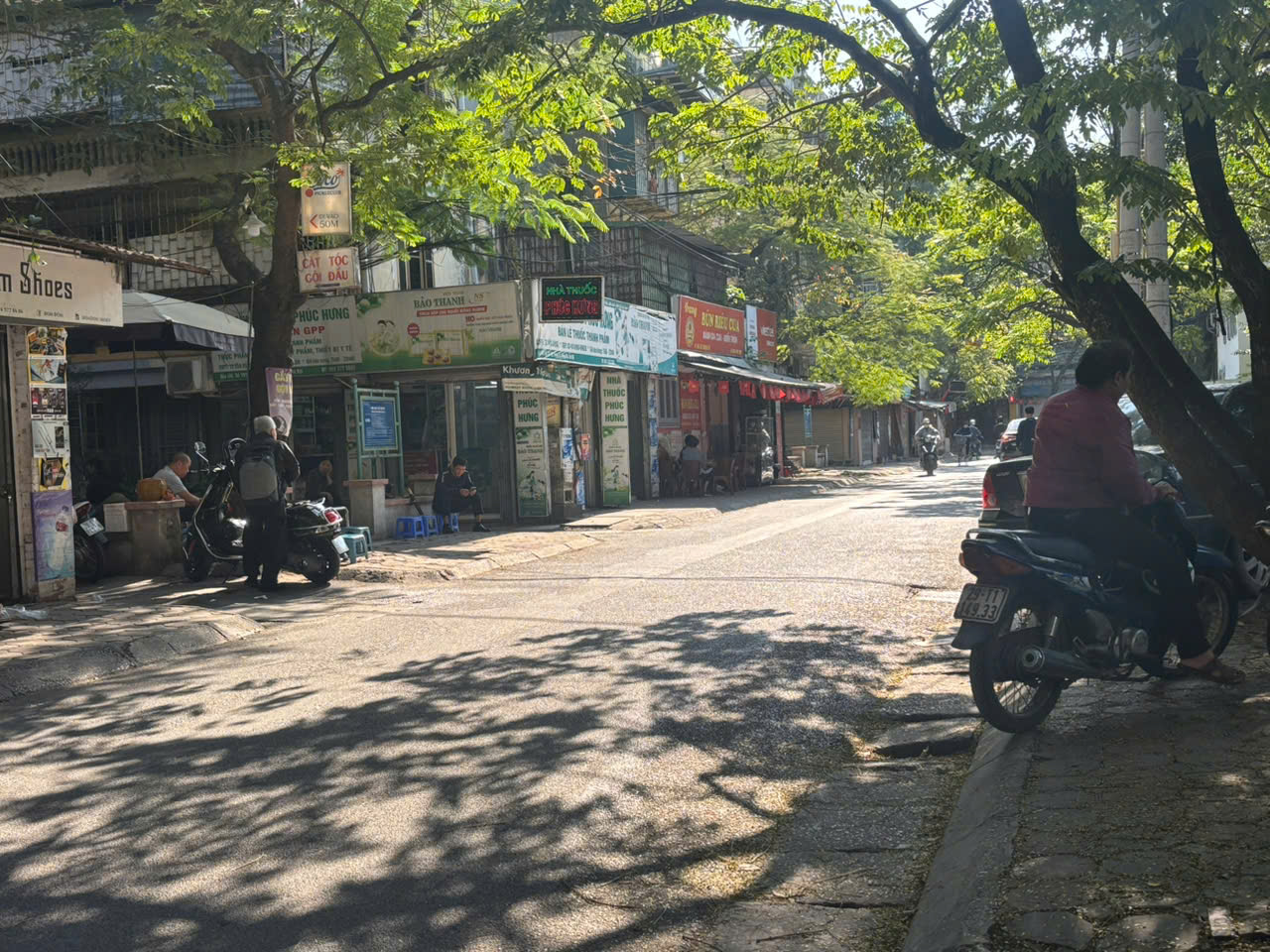  CHÍNH CHỦ cần bán gấp nhà lô góc, 3 tầng -  Trung tâm Đống Đa, phố Đặng Văn Ngữ - Full nội thất 