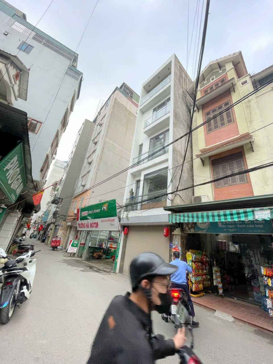  Chủ nhà cần BÁN GẤP nhà khu Mễ Trì - Ô tô vào nhà - Kinh doanh tốt - Khu vực phát triển mạnh 