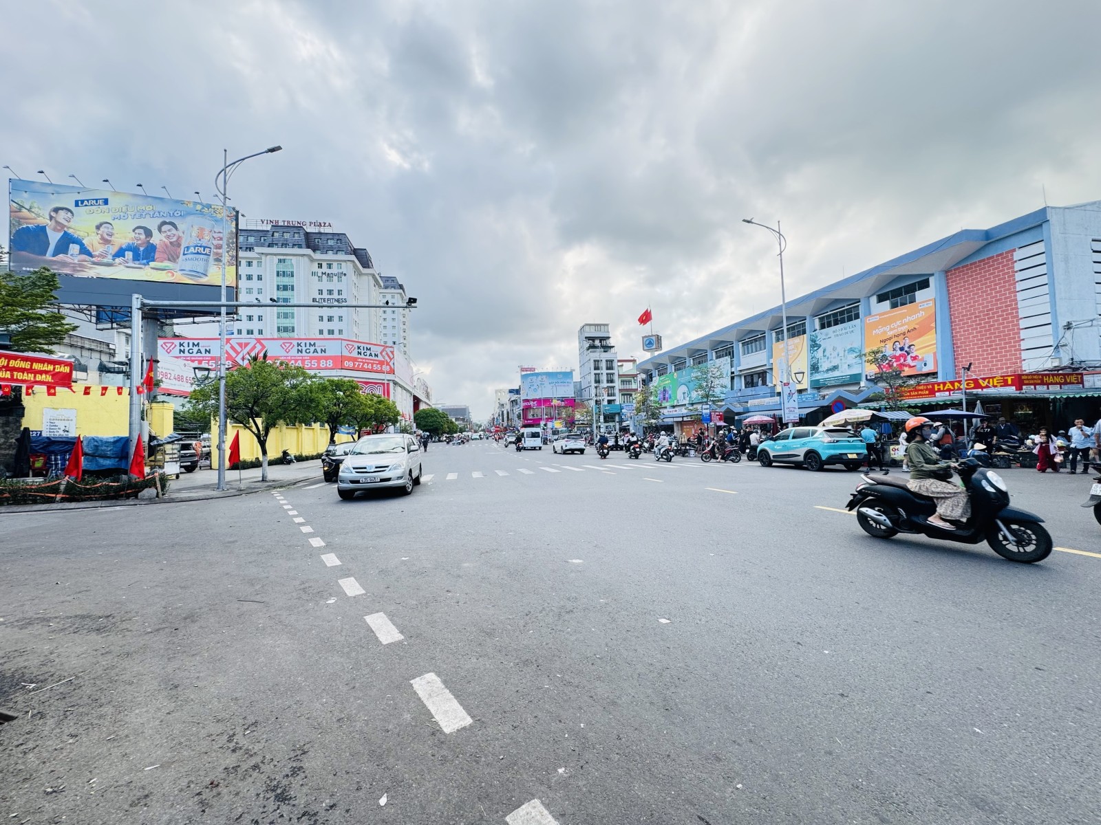  Bán nhà 3 tầng mặt tiền Hùng Vương Hải Châu Đà Nẵng, DT 34.6m2, vị trí kinh doanh giá 10 tỷ 