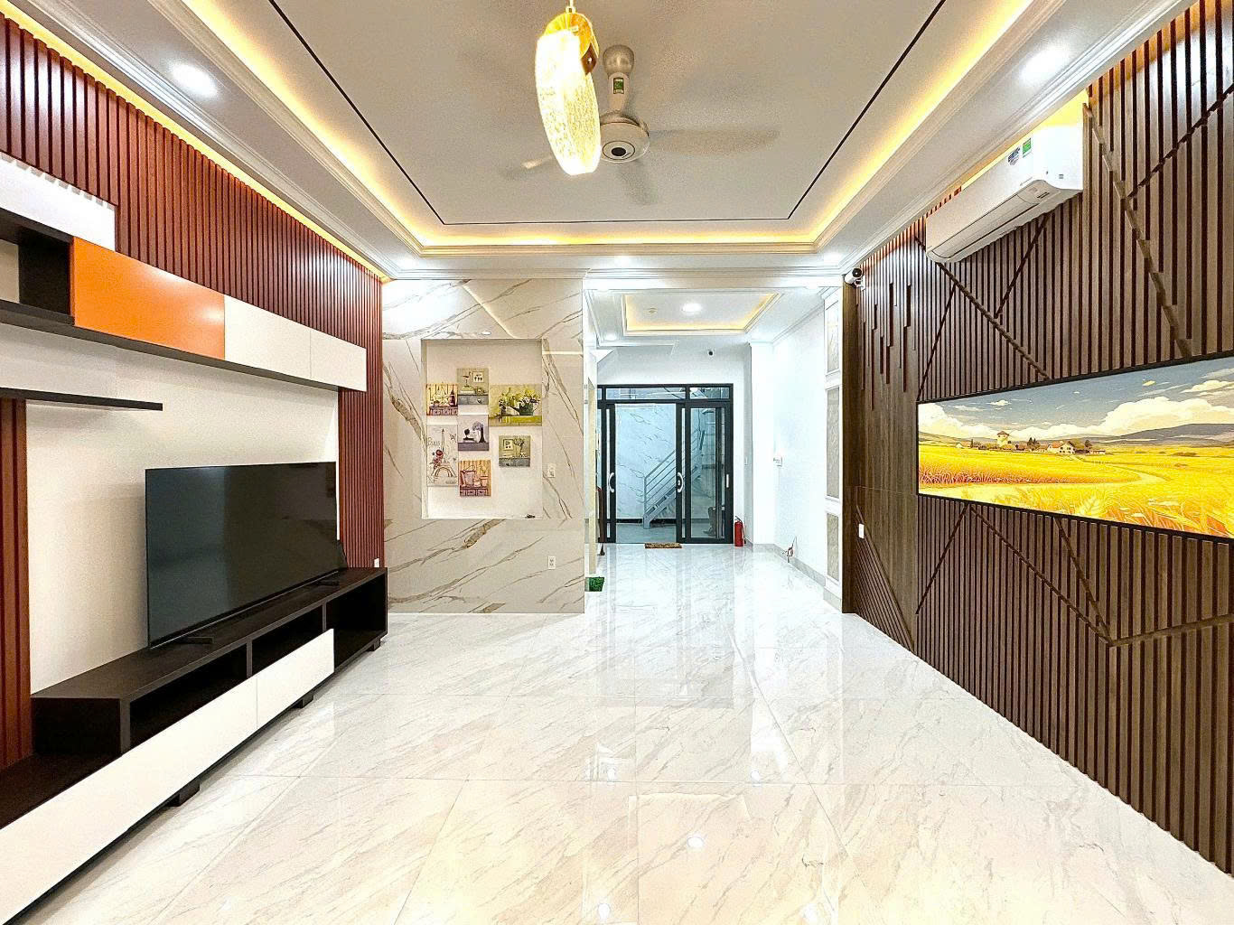  HOT ! HOT ! HOT ! KHAI XUÂN ĐÓN LỘC – TÒA NHÀ ĐẸP 7 TẦNG CÓ HẦM 