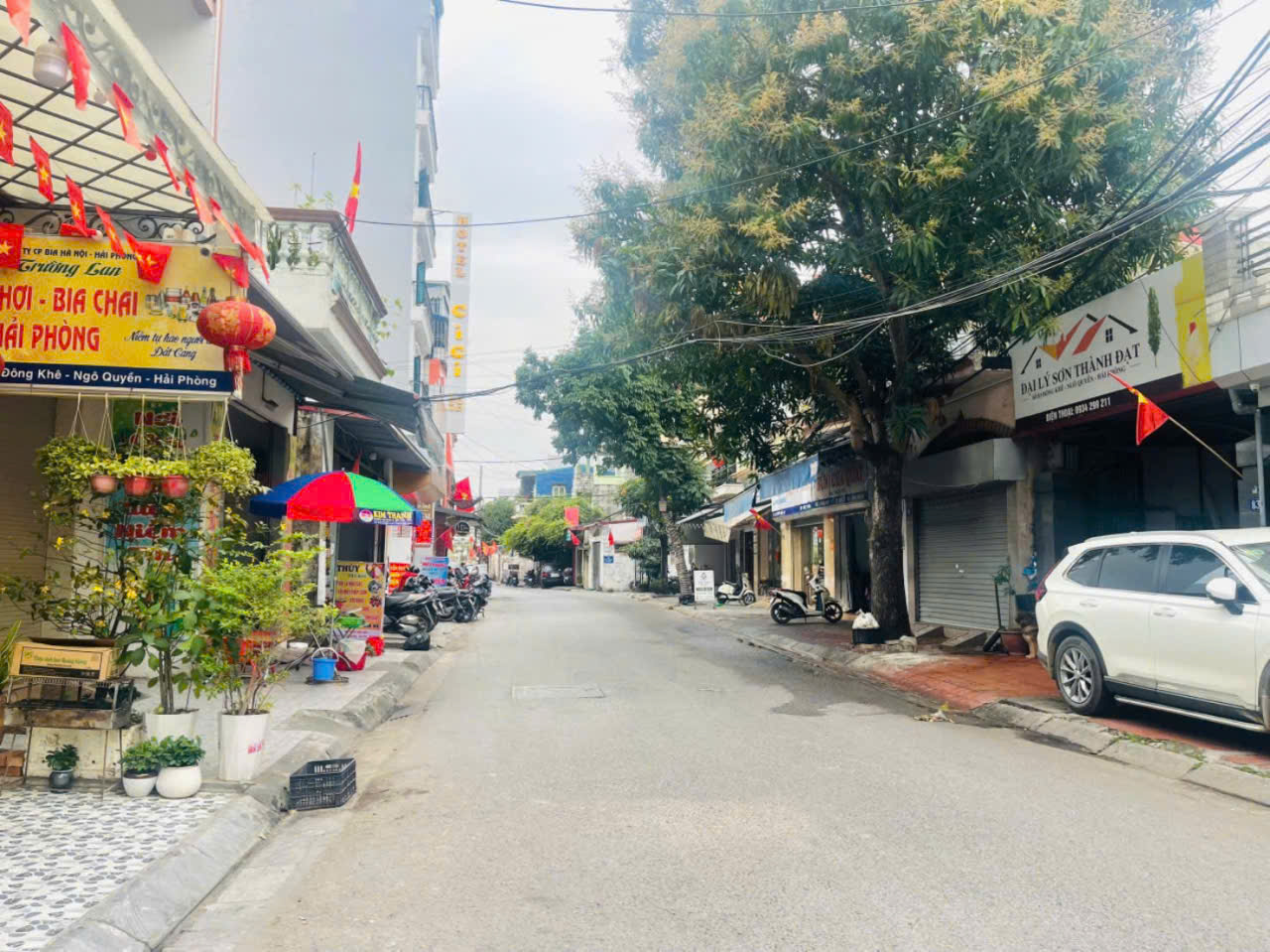  Nhà mặt đường Đông Khê - 61m 4 tầng - vị trí đẹp - Mặt tiền 4.5m 