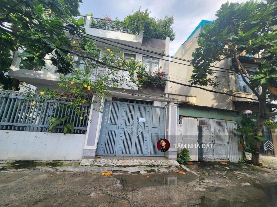  Ngay Đại học Công Nghiệp TP.HCM! Mặt tiền kinh doanh Gò Vấp (4,2x16m) nhà cấp 4 + tiện xây mới 