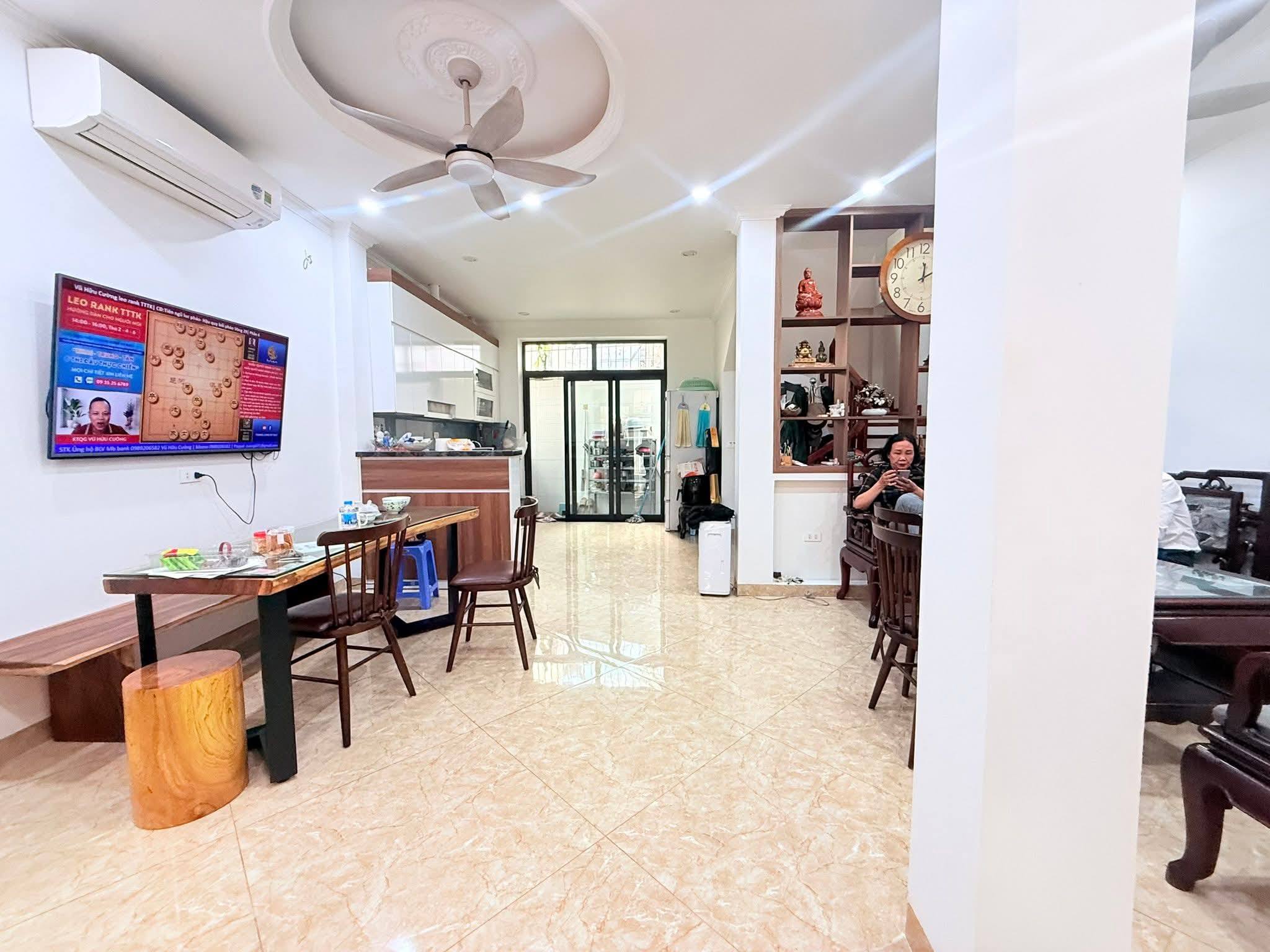  VIP 282 Lạc Long Quân – Bán nhà đẹp 2 mặt ngõ ôtô 70m2 5T MT 4m 40tỷ view Hồ Tây 