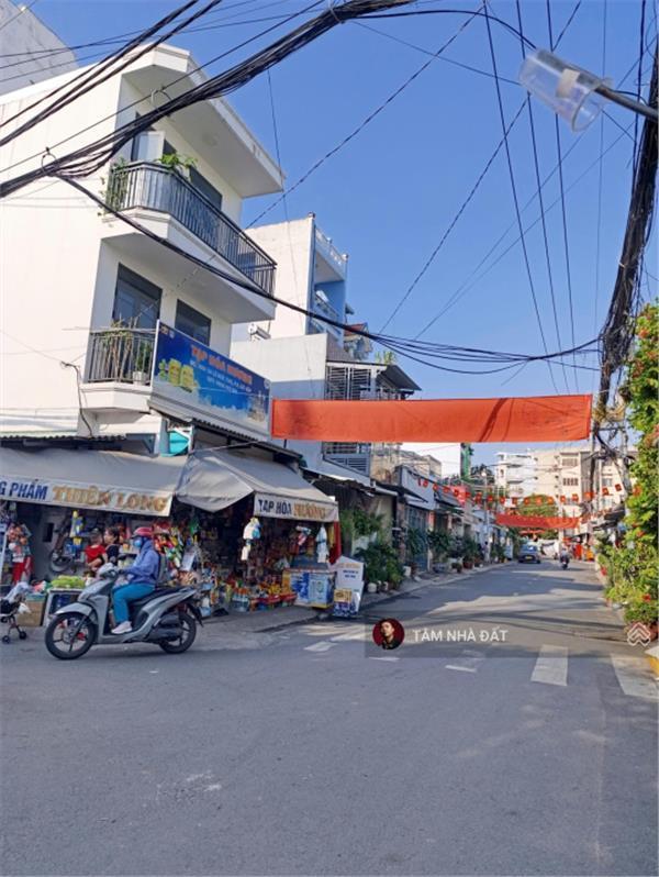  Hàng hót hẻm xe hơi Nguyễn Văn Lượng + Nhà ngang lớn 6.5x13m nở hậu tài lộc + Tiềm năng tăng giá cao giá chỉ 8 tỷ 