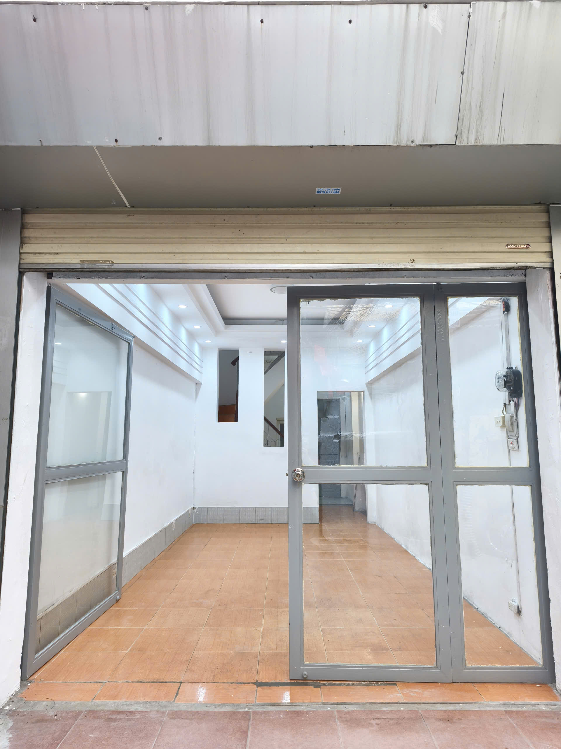  Cho thuê nhà ngõ Láng Hạ, làm nail, cà phê...2 tầng x 35m2 mặt tiền 3.3 m, 12.5 triệu 