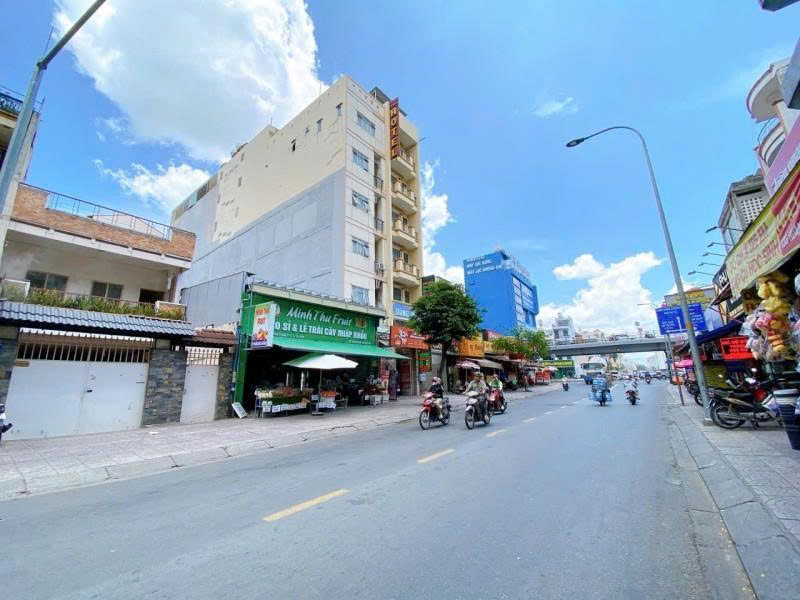  Bán nhà Mặt tiền Hoàng Hoa Thám -  gần Cộng Hòa, 6,5x29m, 3 tầng cũ, Sổ A4, 46,9 tỷ. 