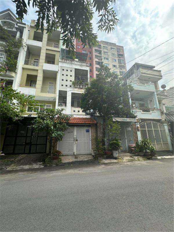  Bán mặt tiền đường HXT 10m 409/ Nguyễn Oanh P17 Gò Vấp. DT 4x17m (CN 65 m2) 1tr1L giá 9,1 tỷ 