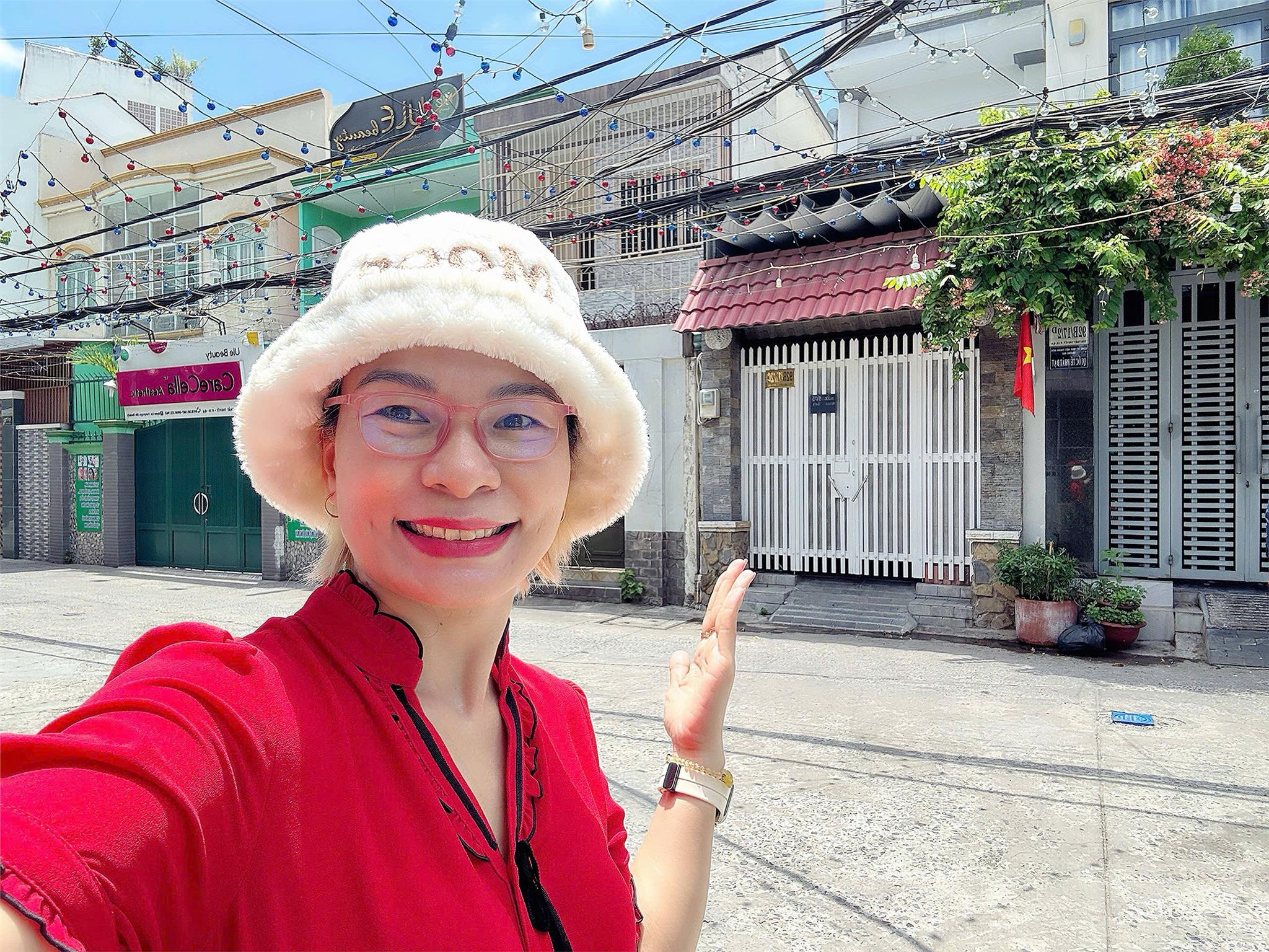  SANG TÊN CHỦ MỚI QUẢN LÝ CHDV 3 TẦNG - BÁN NHÀ MẶT TIỀN HẺM XE HƠI NGỦ TRONG NHÀ - KHU VIP NHÀ THỜ XÓM CHIẾU, QUẬN 4 - GIANG GIANG: 093.86.76.685 