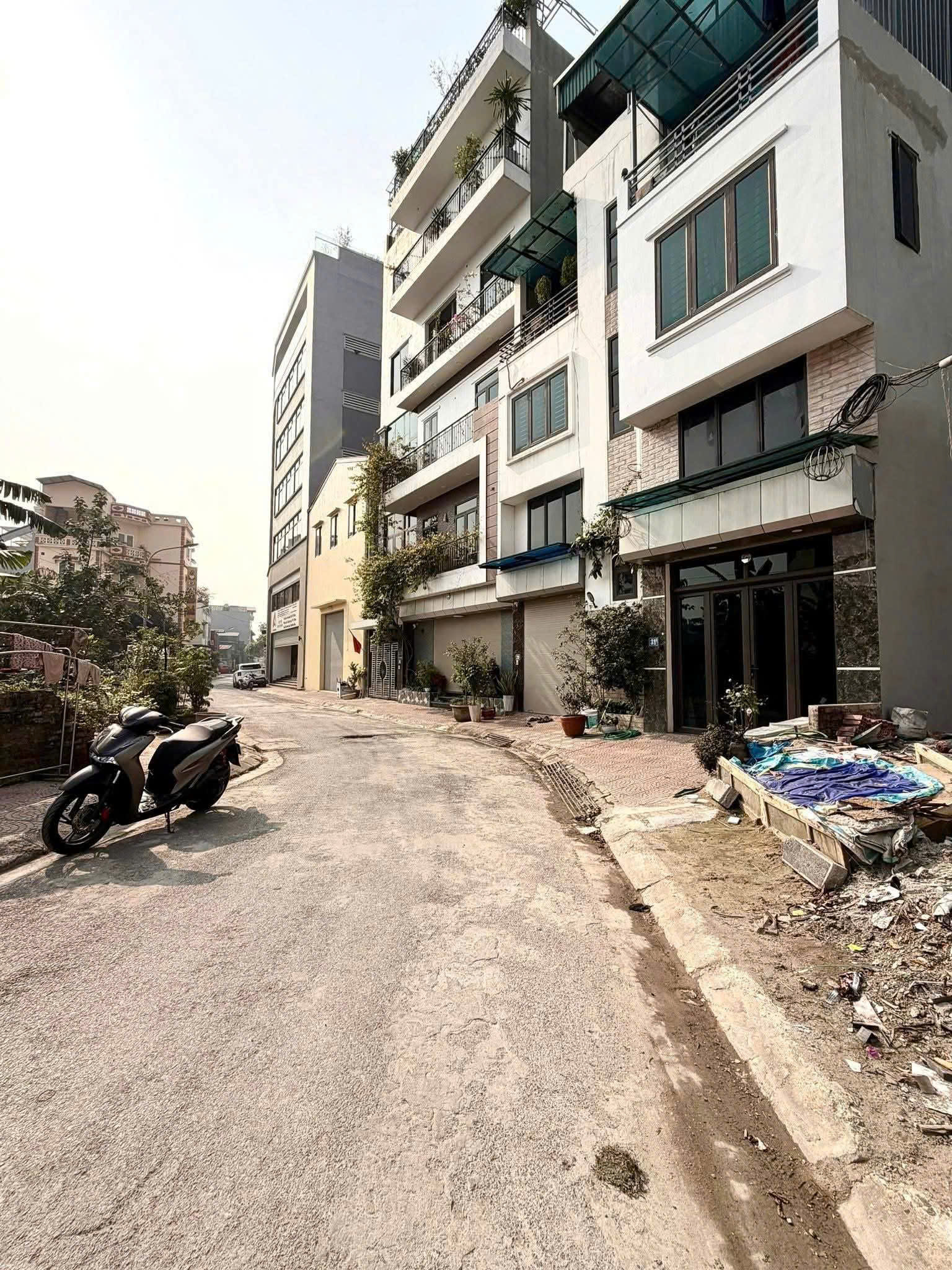  Bán Đất phân lô,  vỉa hè , phường Cự khối Long Biên. 