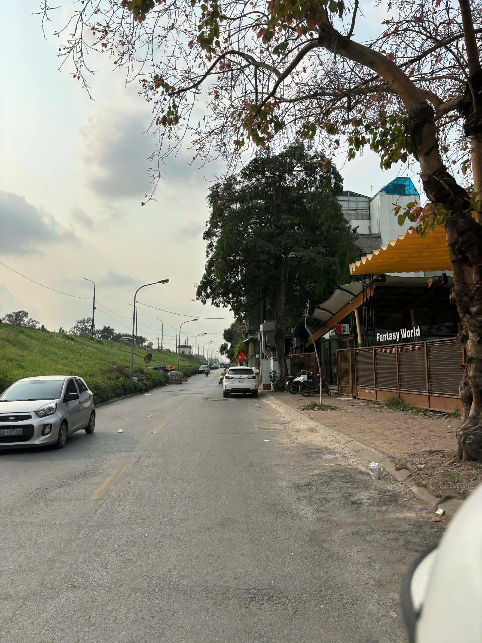  NHÀ ĐẸP - CỰC HIẾM - Vị Trí Đắc Địa Tại  Lâm Du, Bồ Đề, Long Biên, Hà Nội 