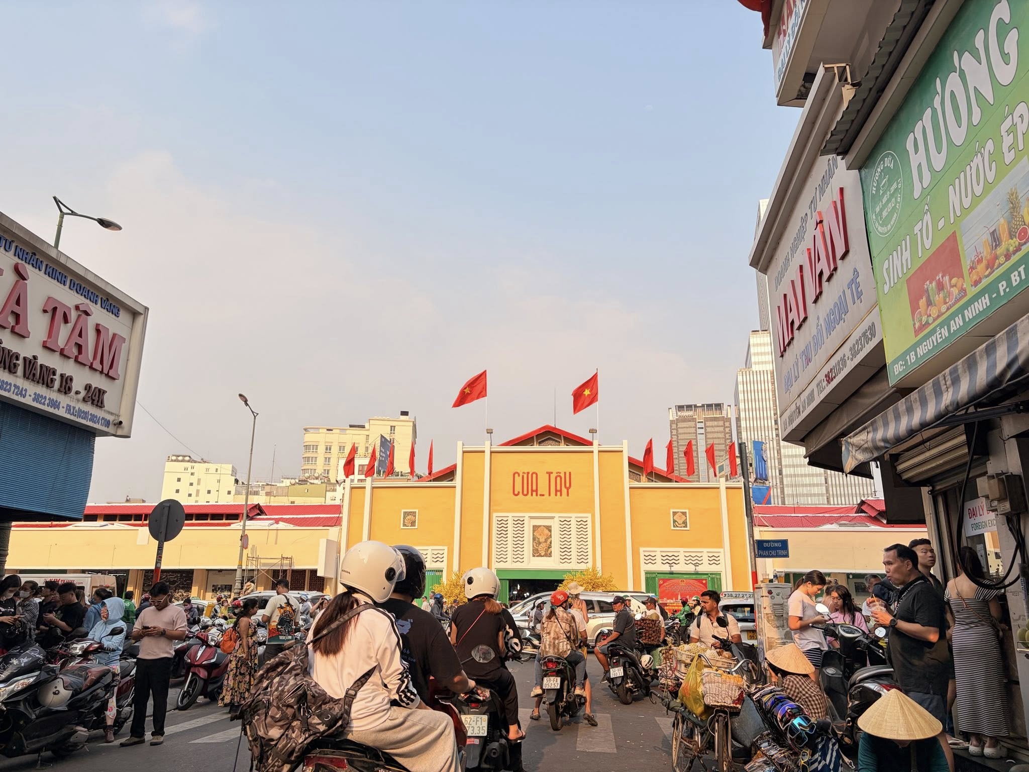  Bán tòa nhà khách sạn mặt tiền Nguyễn An Ninh Quận 1 – thuê 250 triệu/tháng 