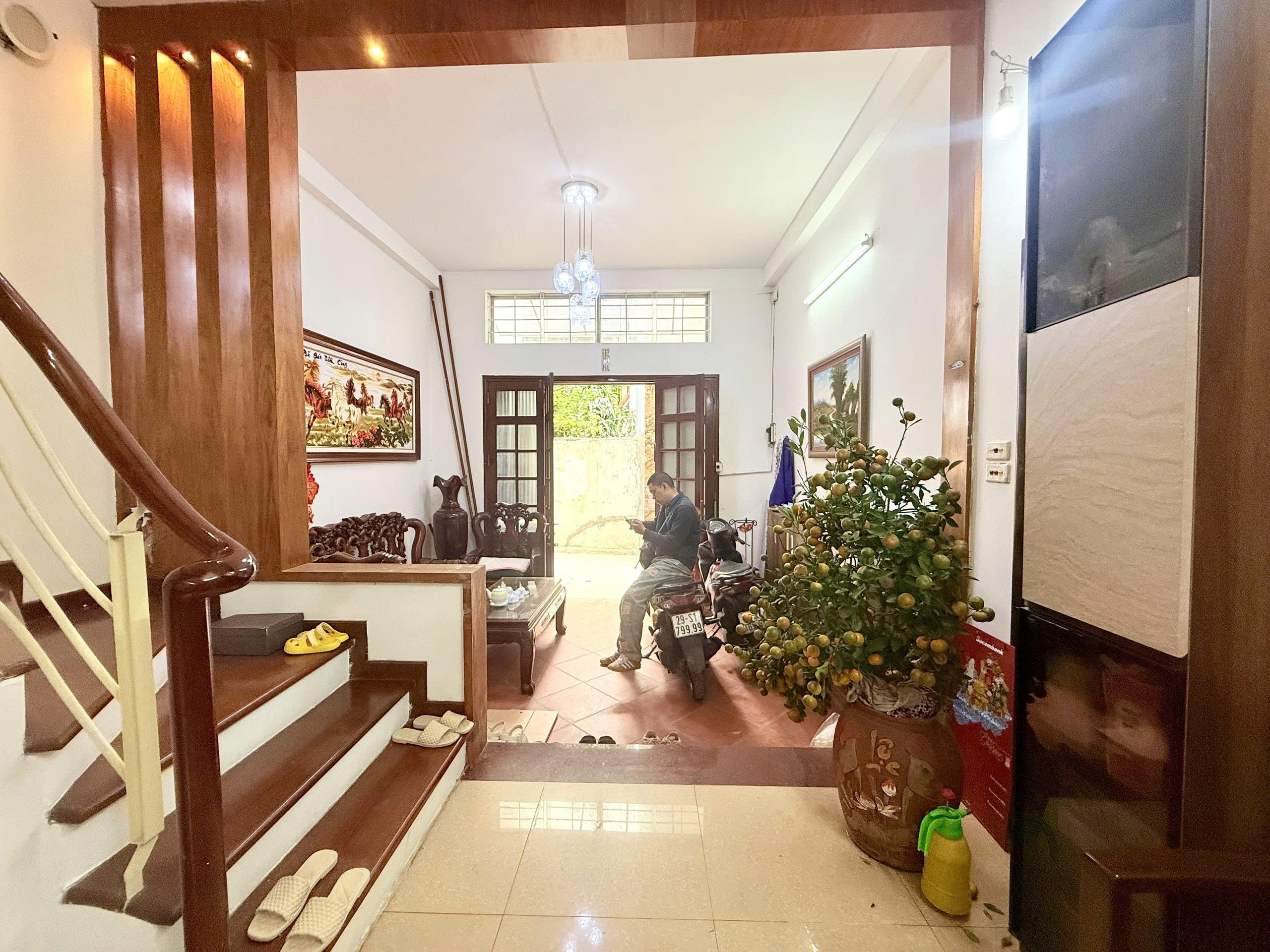  Bán nhà Kim Ngưu 51m2. 4 tầng. mặt tiền 4.2m. giá 14.5 Tỷ Hai Bà Trưng Hà Nội 