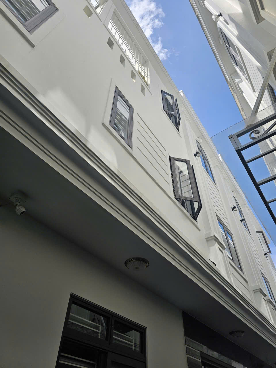  BÁN NHÀ GẦN CẦU RÀO 1 – NGÔ GIA TỰ – HẢI AN – FULL NỘI THẤT – GIÁ 3,48 TỶ 