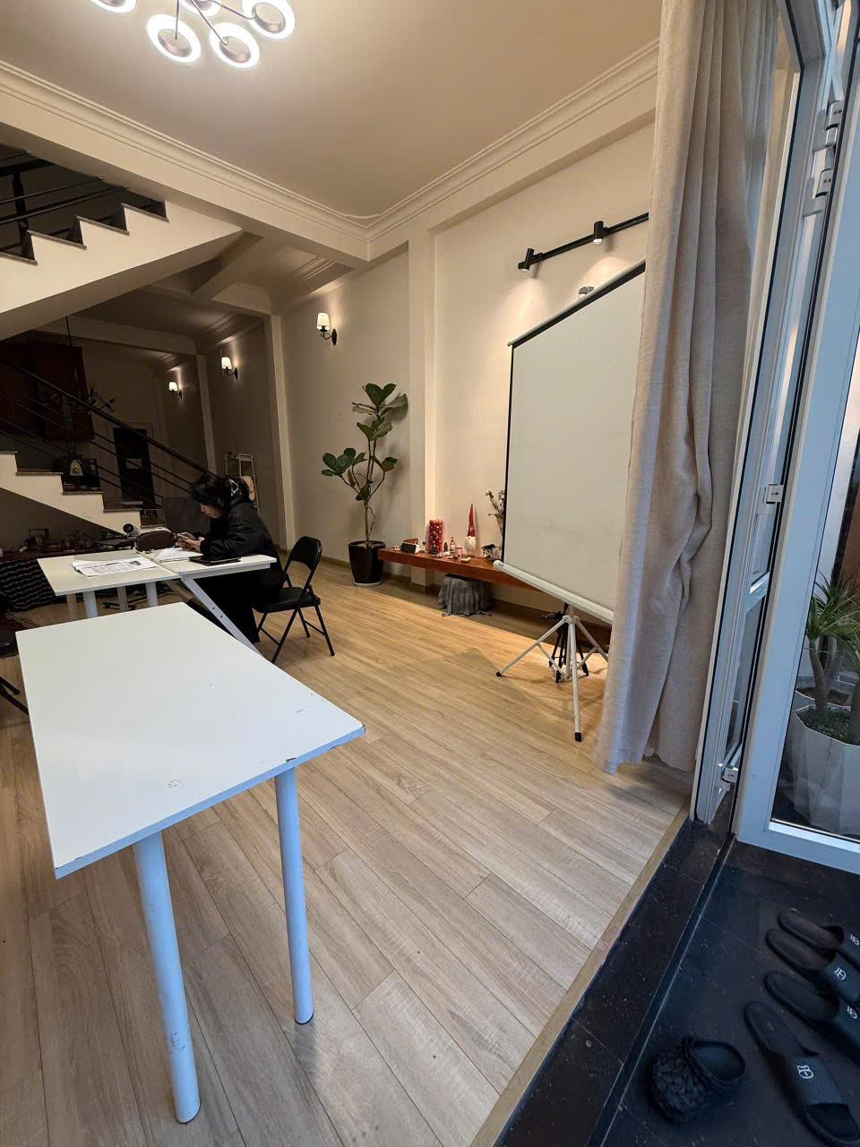  CHO THUÊ MẶT BẰNG TẦNG TRỆT – PHÙ ĐỔNG THIÊN VƯƠNG (GẦN NGÃ 5 ĐH) 