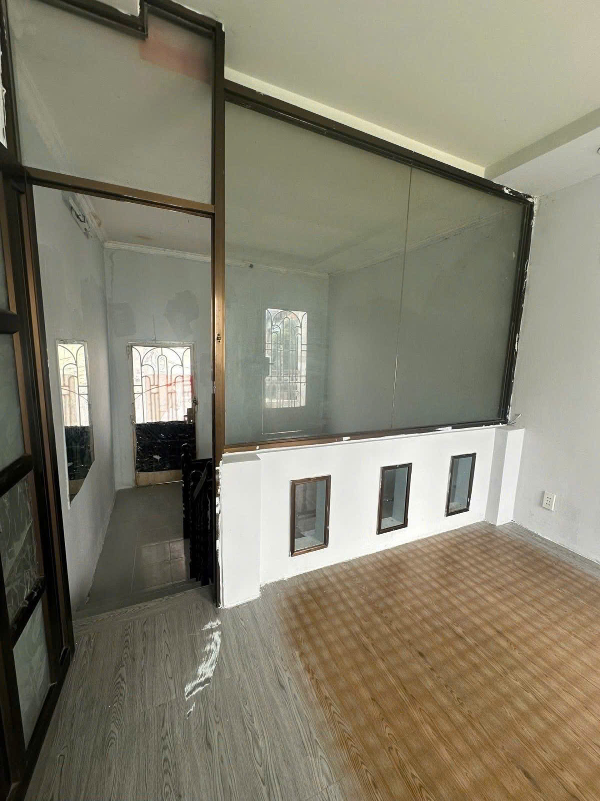  Bán nhà Mặt tiền Âu Cơ - gần Ngã tư Lạc Long Quân, 5,9x18m, 2 tầng - cho thuê tốt, 9 tỷ. 