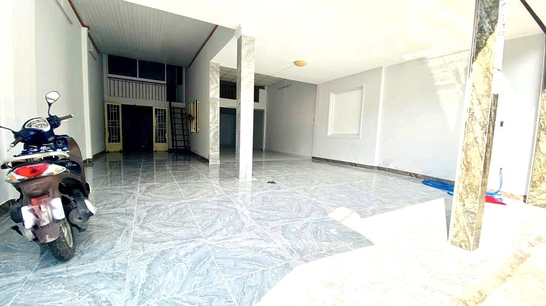  ????MẶT TIỀN THỚI AN-135m2-NGAY TRƯỜNG HỌC NGUYỄN TRUNG TRỰC
GẦN KHO BẠC QUẬN 12-ĐANG CHO THUÊ 15Tr/Tháng. 