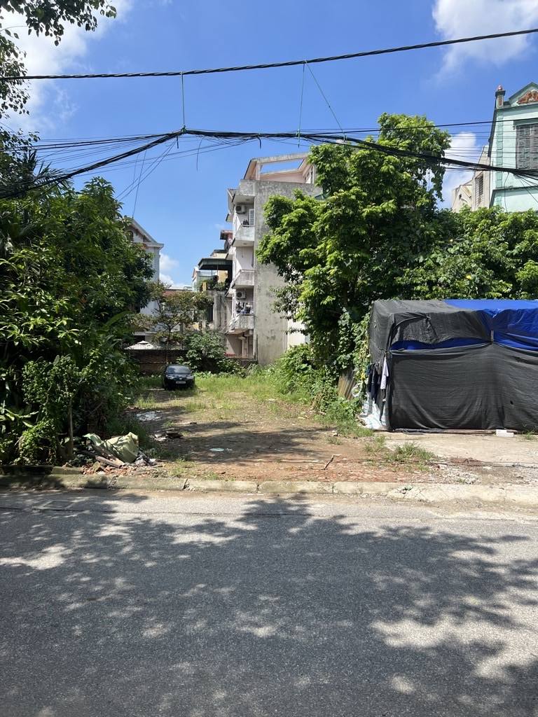  CHÍNH CHỦ bán mảnh đất hiếm còn sót lại tại Thạch Bàn - Ngõ thông, ô tô vào tận đất - Mặt tiền rộng 