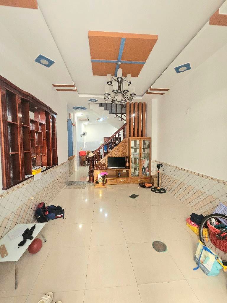  TRUNG TÂM TRƯỜNG THỌ - NHÀ 3 TẦNG 4PN RỘNG RẢI - ĐẦY ĐỦ CÔNG NĂNG - KHU DÂN TRÍ CAO - OTO NGỦ TRONG NHÀ
PHƯỜNG THỦ ĐỨC 