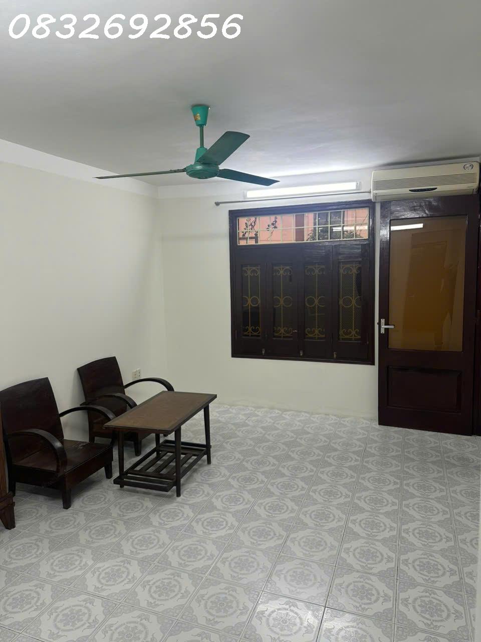  Cho thuê nhà tầng 3-D3 nhà lắp ghép P.Giảng Võ, Hà Nội, DT 51m2, 3 phòng, khu bếp, vệ sinh 