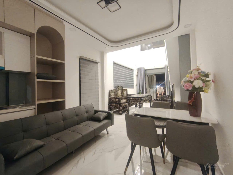  VIP !Bán nhà căn góc mặt tiền Q8 sát Cầu Nguyễn Văn cừ giáp Q5, 2 tầng, 4x16m, chỉ có 8.3 tỷ 