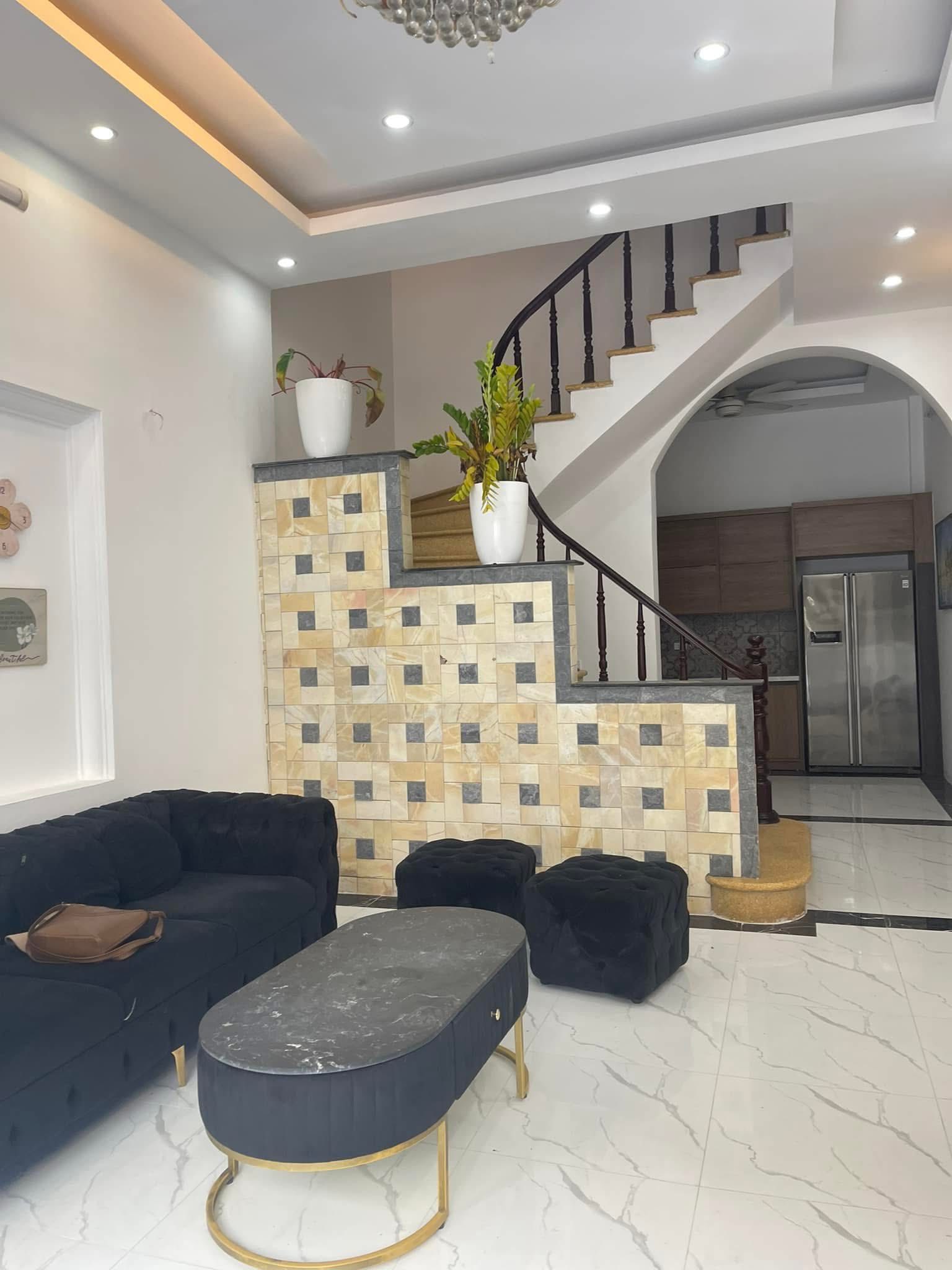  NHÀ ĐẸP PHỐ XUÂN LA 50M 4T GIÁ 13 TỶ LÔ GÓC-  NGÕ Ô TÔ-  GẦN PHỐ -GẦN HỒ TÂY 