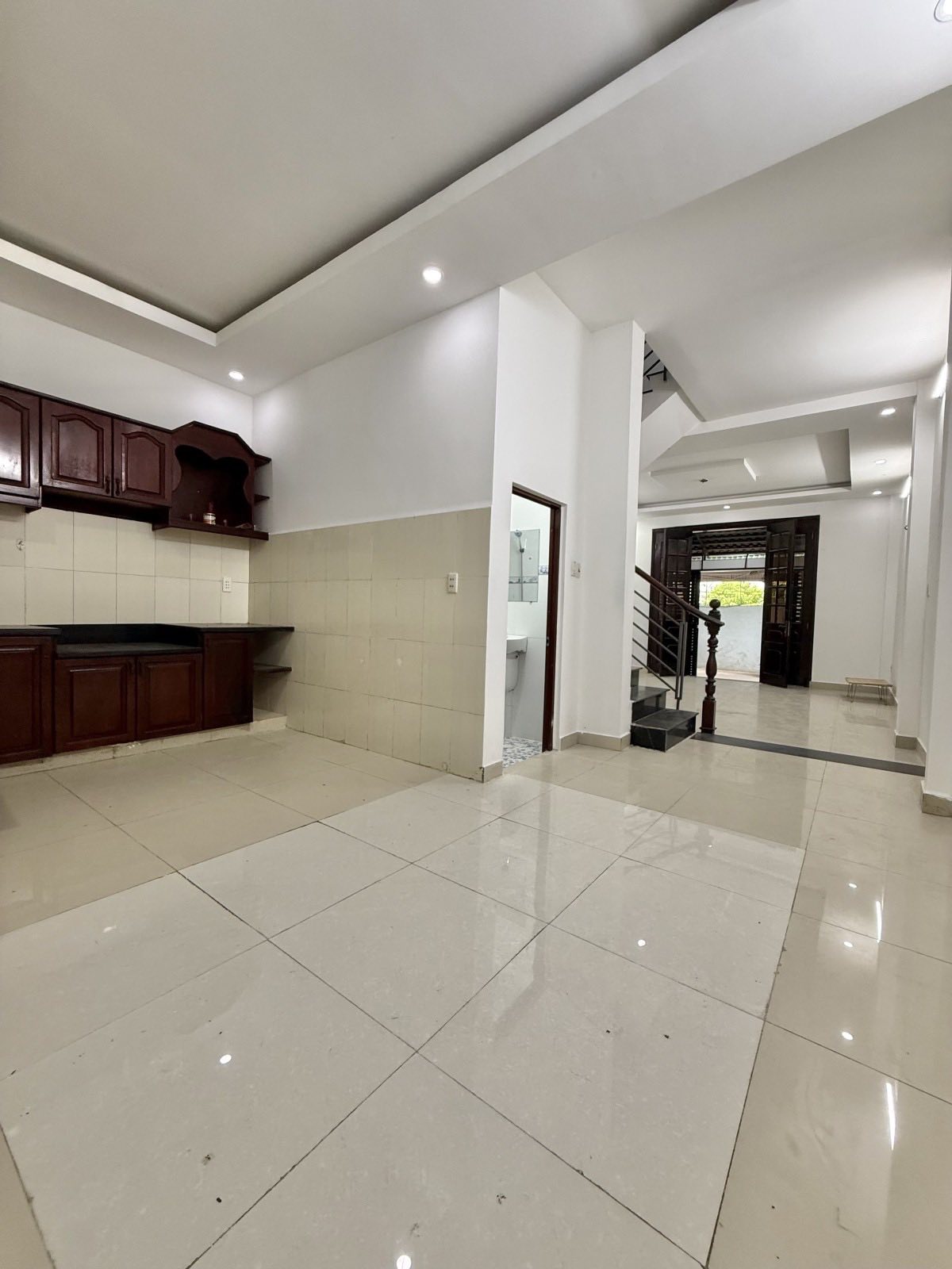  Bán nhà hẻm 3,5m đường Trường Chinh, gần Cộng Hòa, 5x12m, 4 Tầng - 4PN, chỉ 6,8 tỷ. 