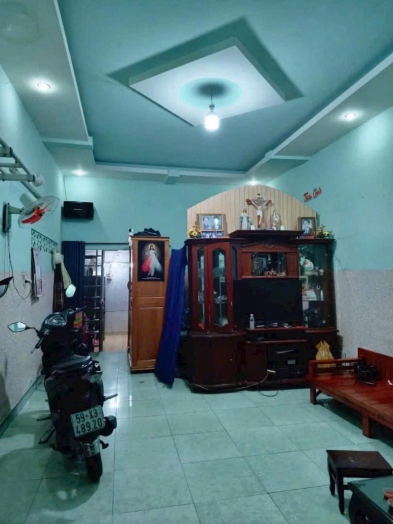  Bán nhà Dĩ An,SHR thổ cư, đường xe hơi, gần Vincom Dĩ An,giá rẻ 