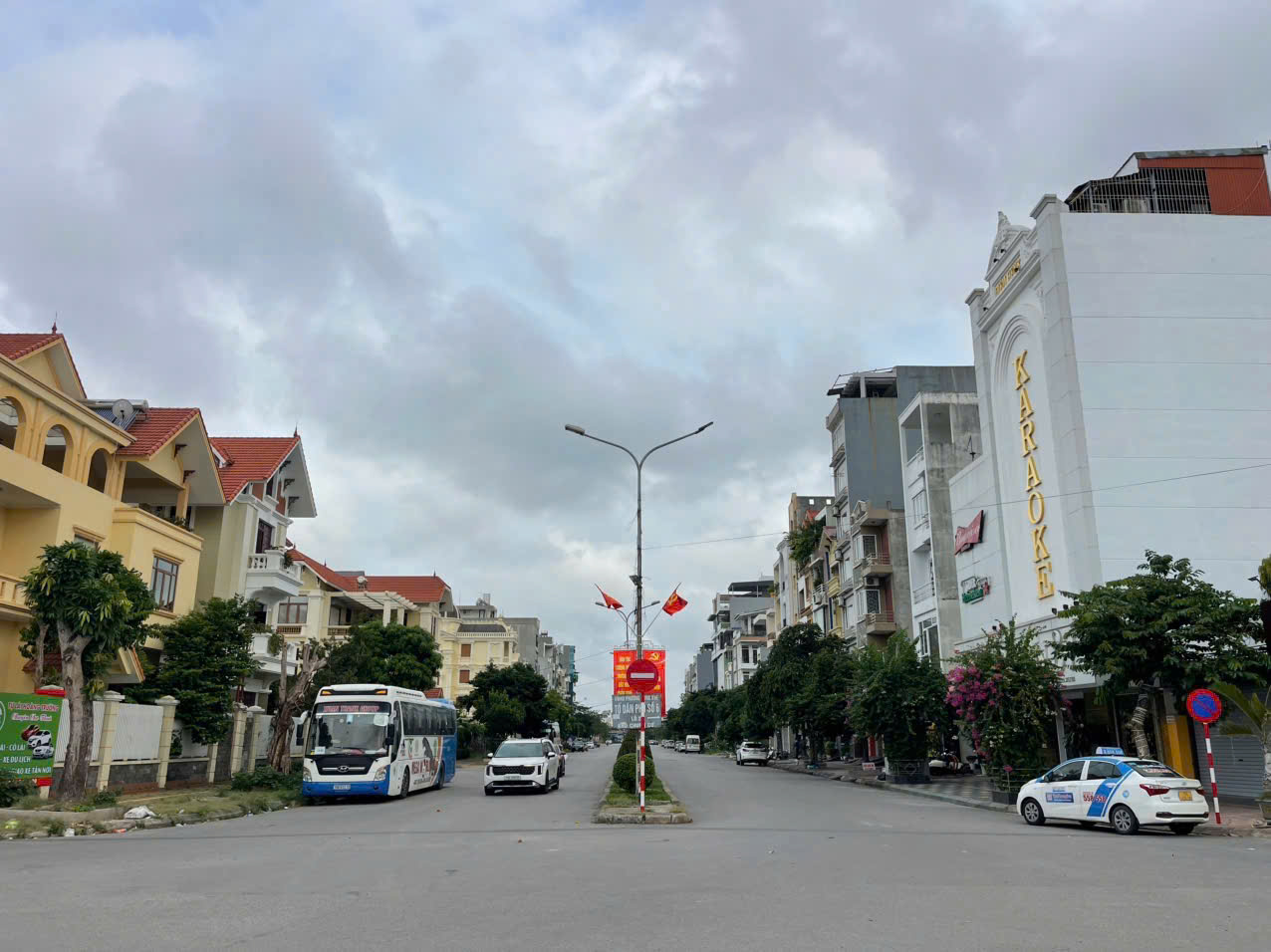  CHUYỂN NHƯỢNG ĐẤT MẶT ĐƯỜNG ĐÔI 30M – LÔ 27 LÊ HỒNG PHONG 