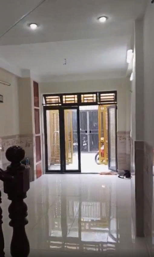  ????BÁN NGUYỄN THỊ KIỂU P/TÂN THỚI HIỆP QUẬN 12.
3 TẦNG BTCT–1/ NGUYỄN THỊ KIỂU–VỊ TRÍ TRUNG TÂM.
GIÁP PHẦN MÊM QUANG TRUNG. 