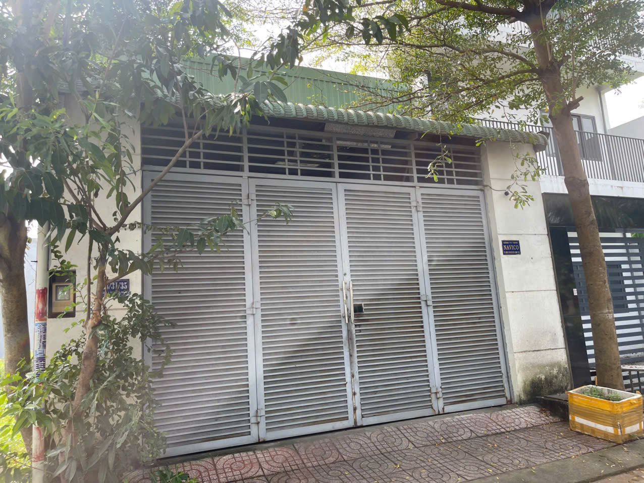  Bán khu đất kdc sổ hồng ,có sẵn căn nhà kho tại Q9, 104m2 , ngang 6.3m 