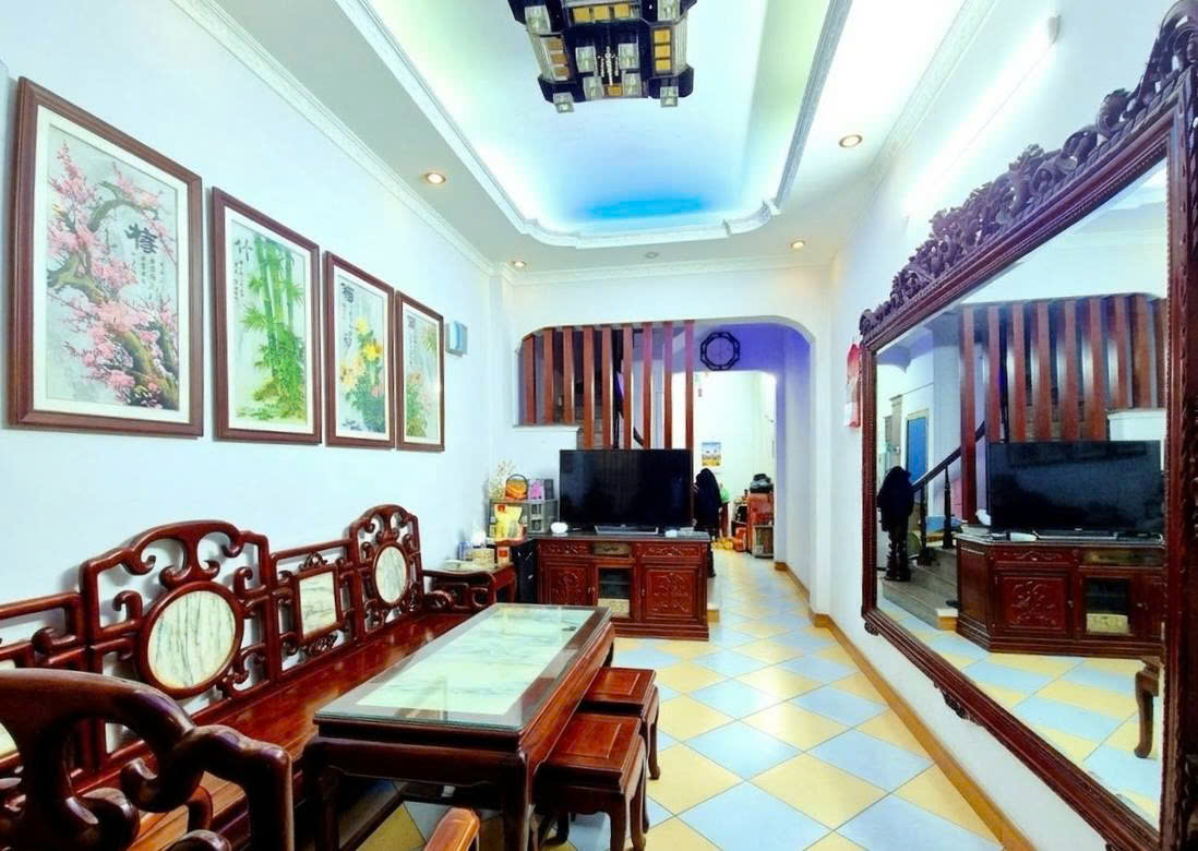  Tầm tiền hiếm! Bán nhà Hàng Khoai, 40m2, 5 tầng, mặt tiền 4m, 14.8 tỷ, kinh doanh tốt 