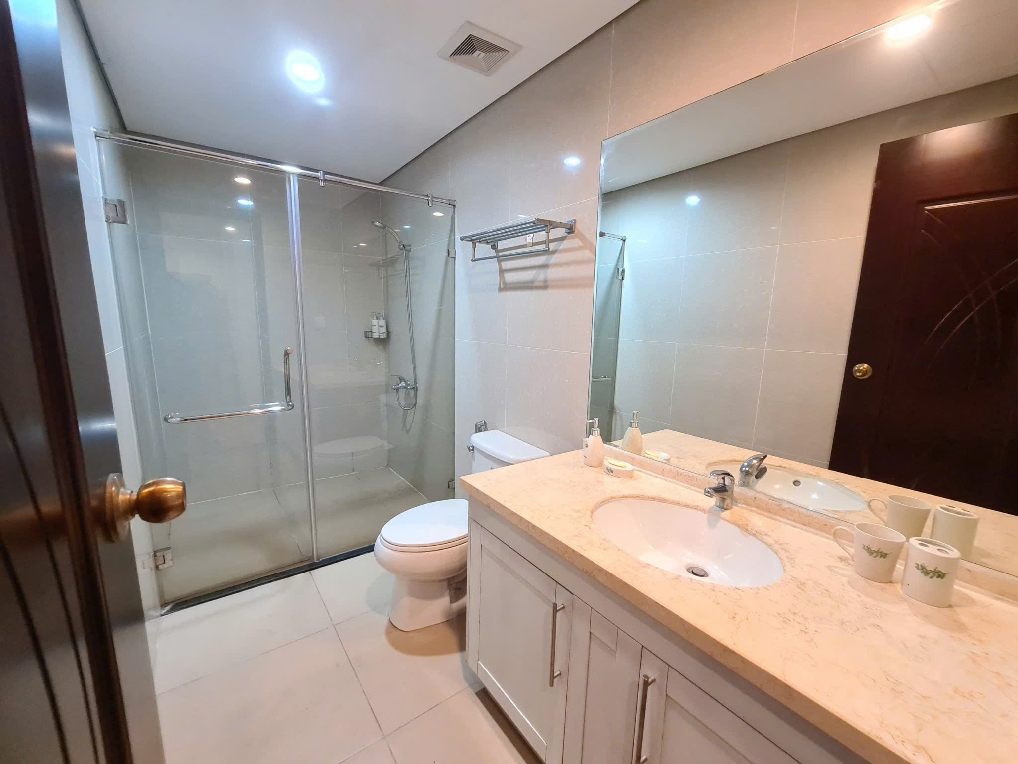  Cho thuê căn hộ 2PN Royal City R5 – 106m², full nội thất – Giá 22 triệu/tháng 