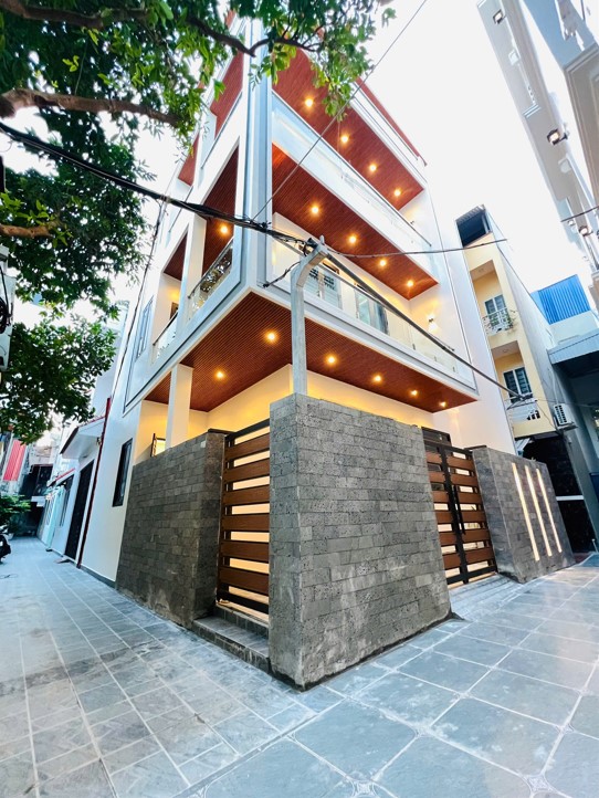  BÁN NHÀ 4 TẦNG KHU Phương Lưu – LÔ GÓC 3 MẶT NGÕ – Ô TÔ ĐỖ CỬA – GIÁ 5 TỶ 950 TRIỆU 