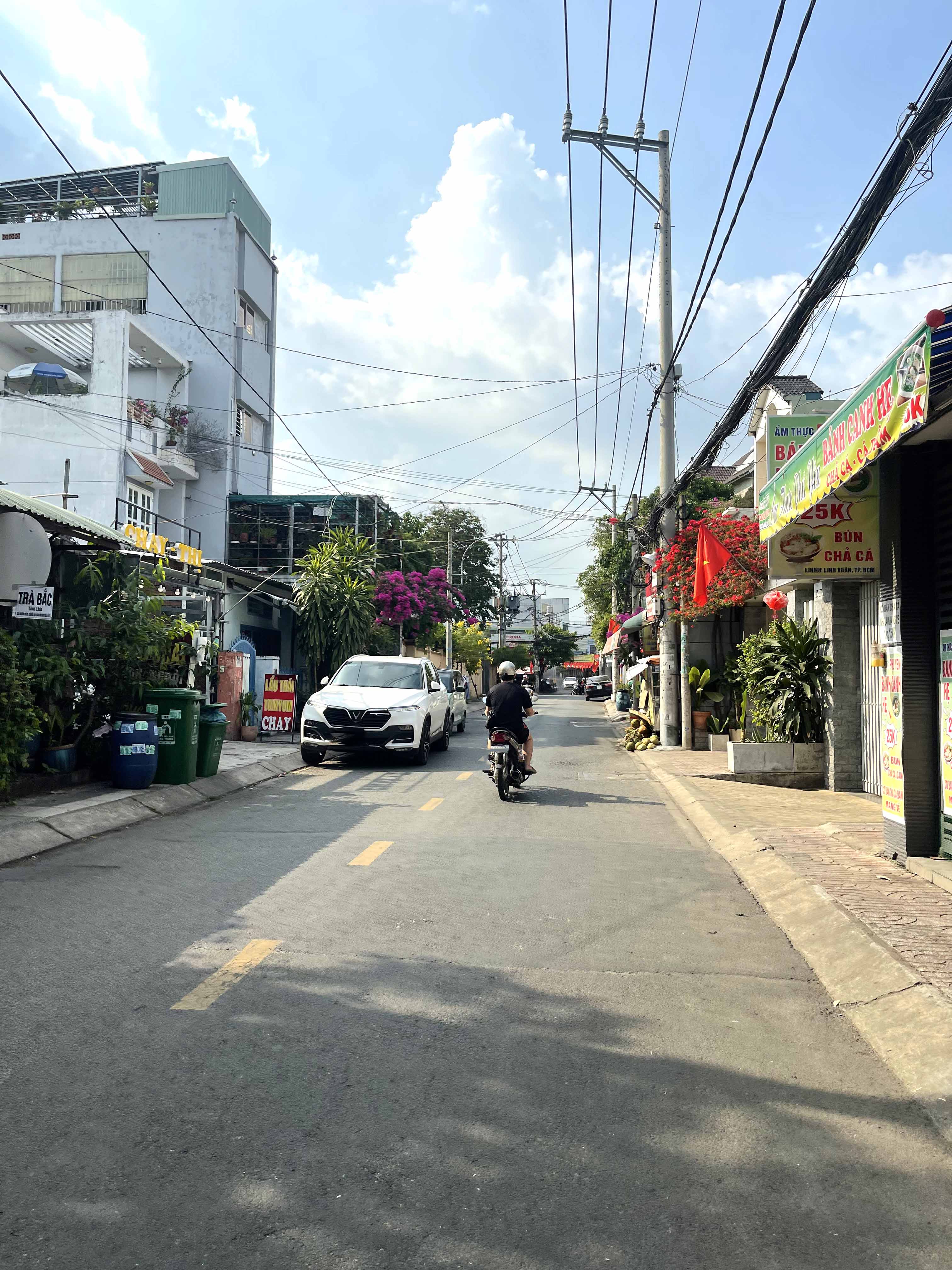  Nhà 104m2 Hẻm Ô Tô Rộng 5m, 4 Tầng 8PN, Gần ĐH Ngân Hàng – Có Sẵn Thu Nhập 22tr/Tháng, Chỉ 9,6 Tỷ 