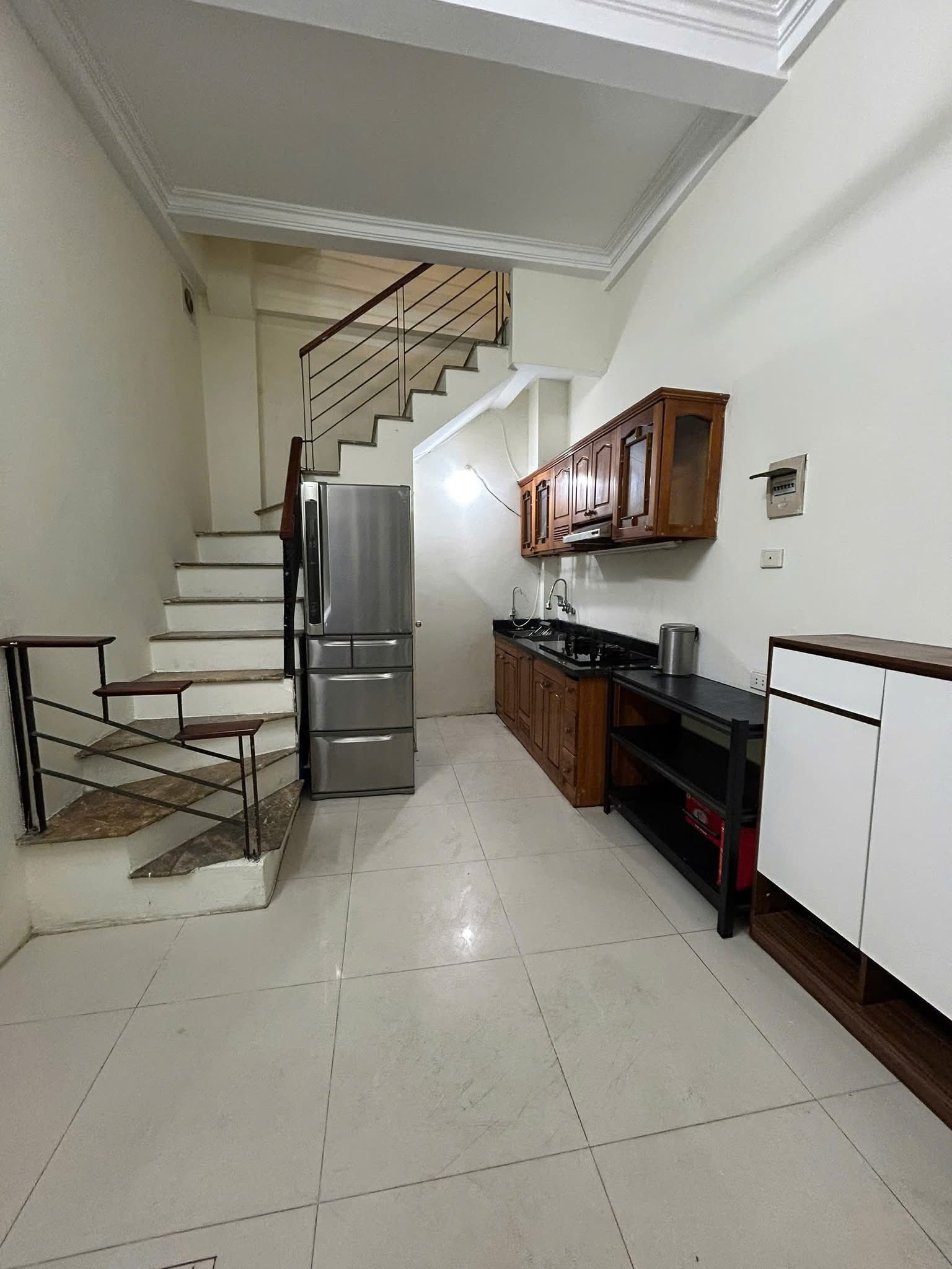  Cho thuê nhà ngõ Nguyễn Phúc Lai, Đống Đa – 22m2 x 5 tầng – 2PN – 10tr 