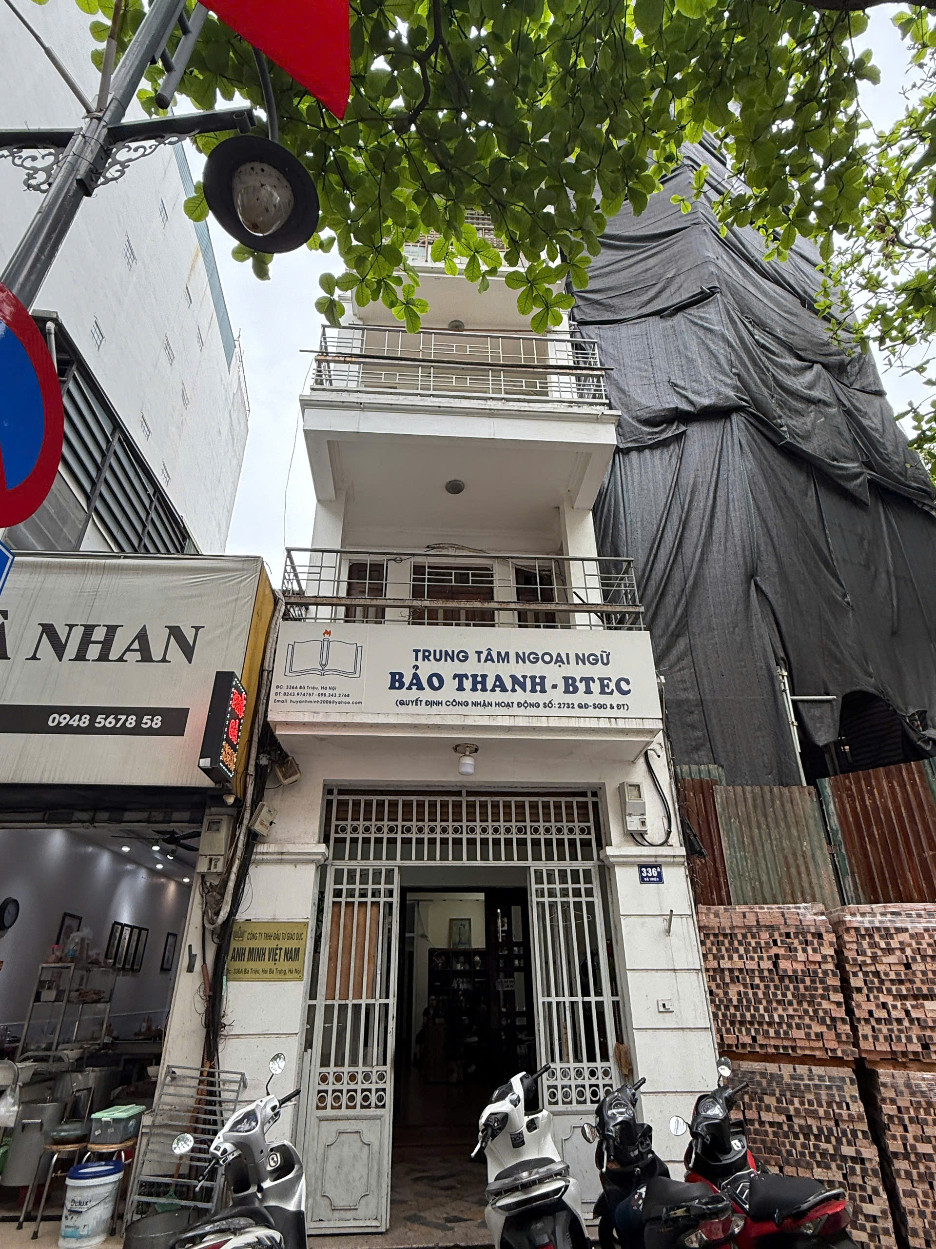  Chính chủ cho thuê nguyên căn sát góc, hướng Đông, mặt phố Bà Triệu, Q.Hai Bà Trưng, Hà Nội. 