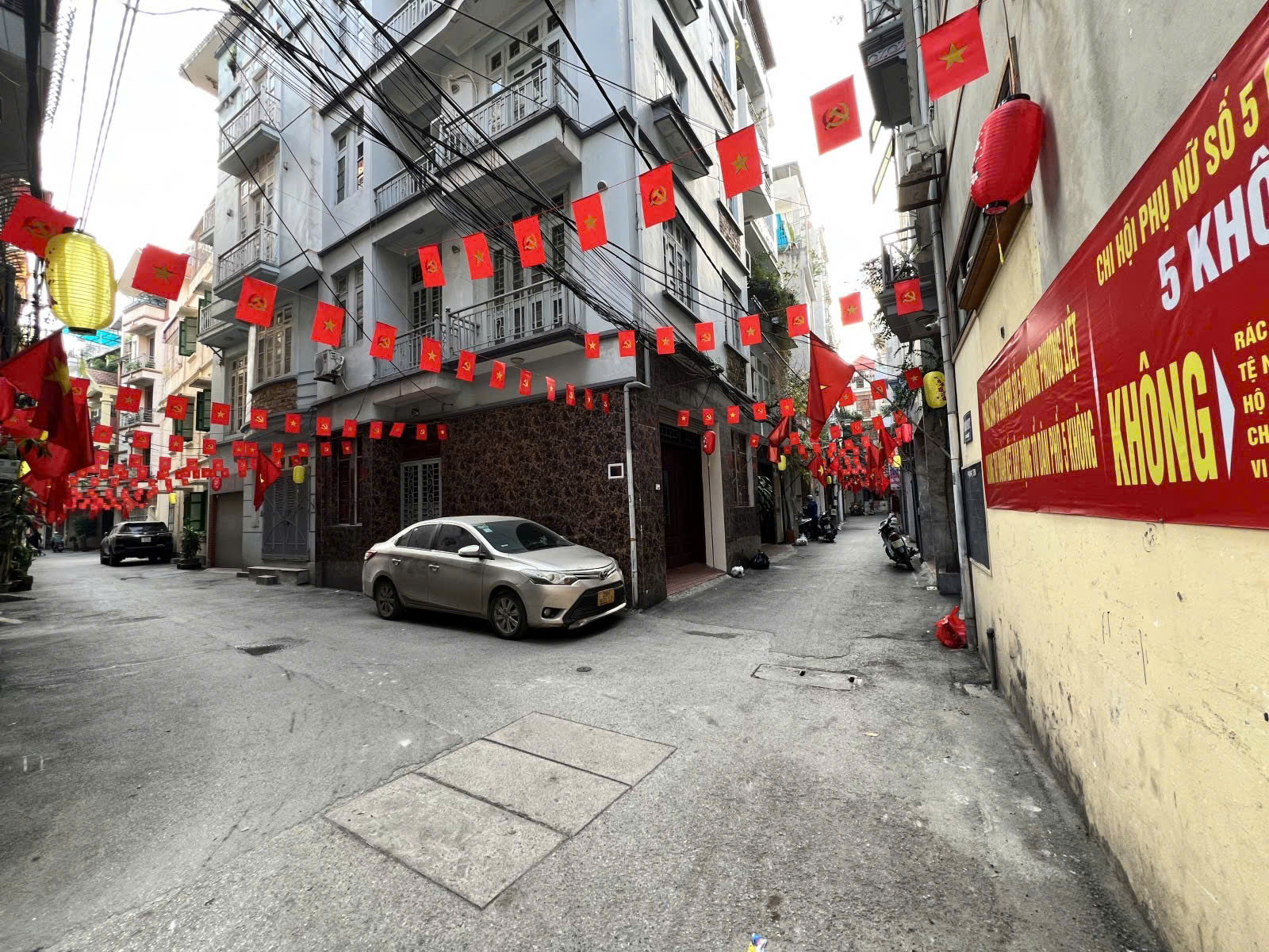  Hàng hiếm Chủ cần bán gấp nhà trong ngõ Nguyễn Ngọc Nại Thanh Xuân 87m2 4 tầng mặt tiền 9.6m giá 24 tỷ cách vài bước chân ra phố dòng tiền cho thuê đổ về 