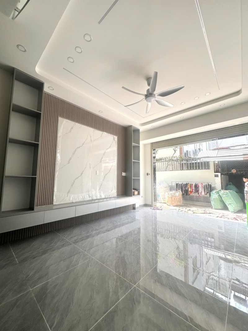  Bán nhà  đường Lã Xuân Oai, Tăng Nhơn Phú A,  Q.9, Thủ Đức, TP HCM. DT 52m2, 4PN. Giá  6.6 tỷ. 